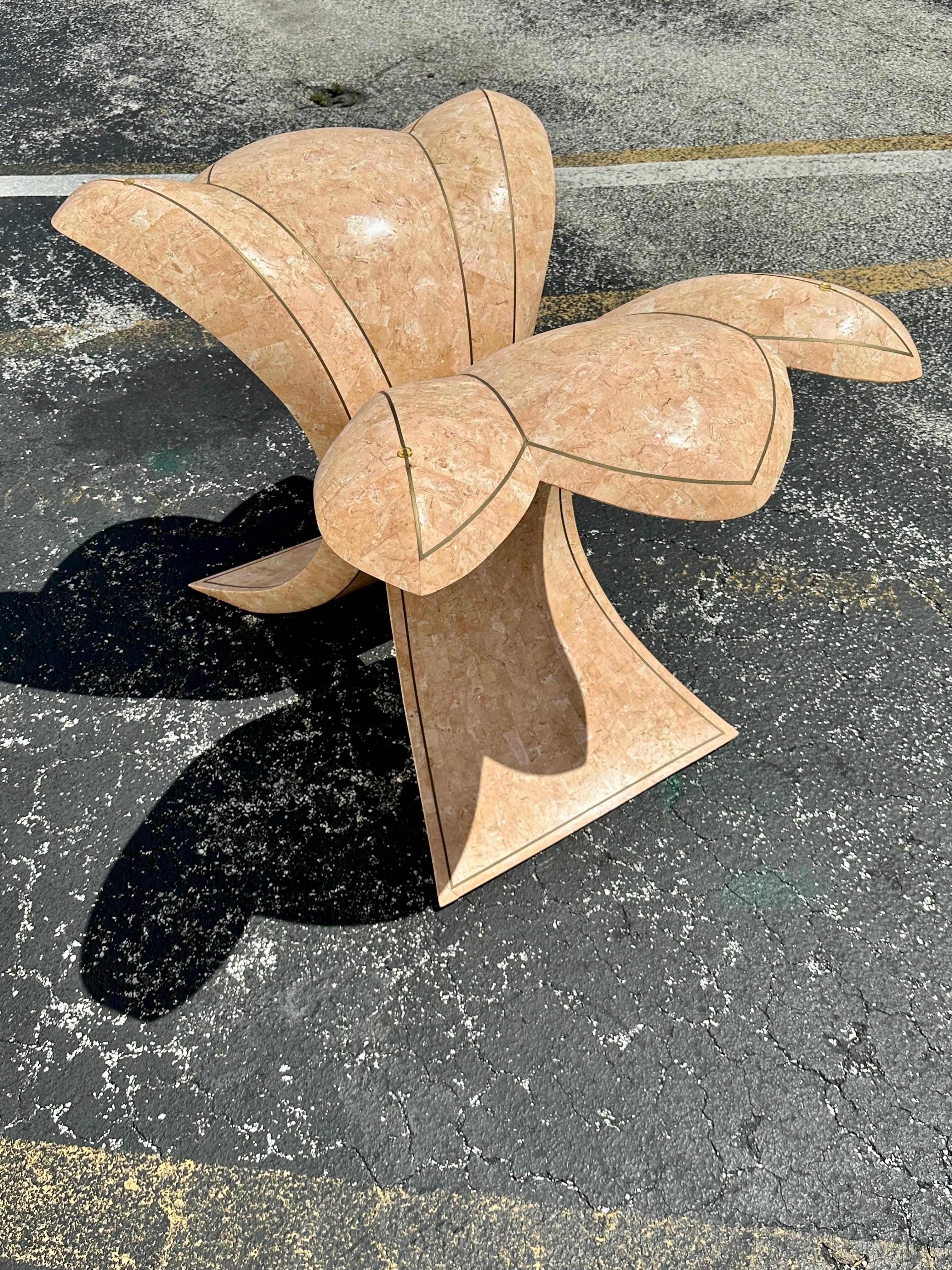 Table de salle à manger Maitland-Smith en travertin et incrustation de laiton en vente 3