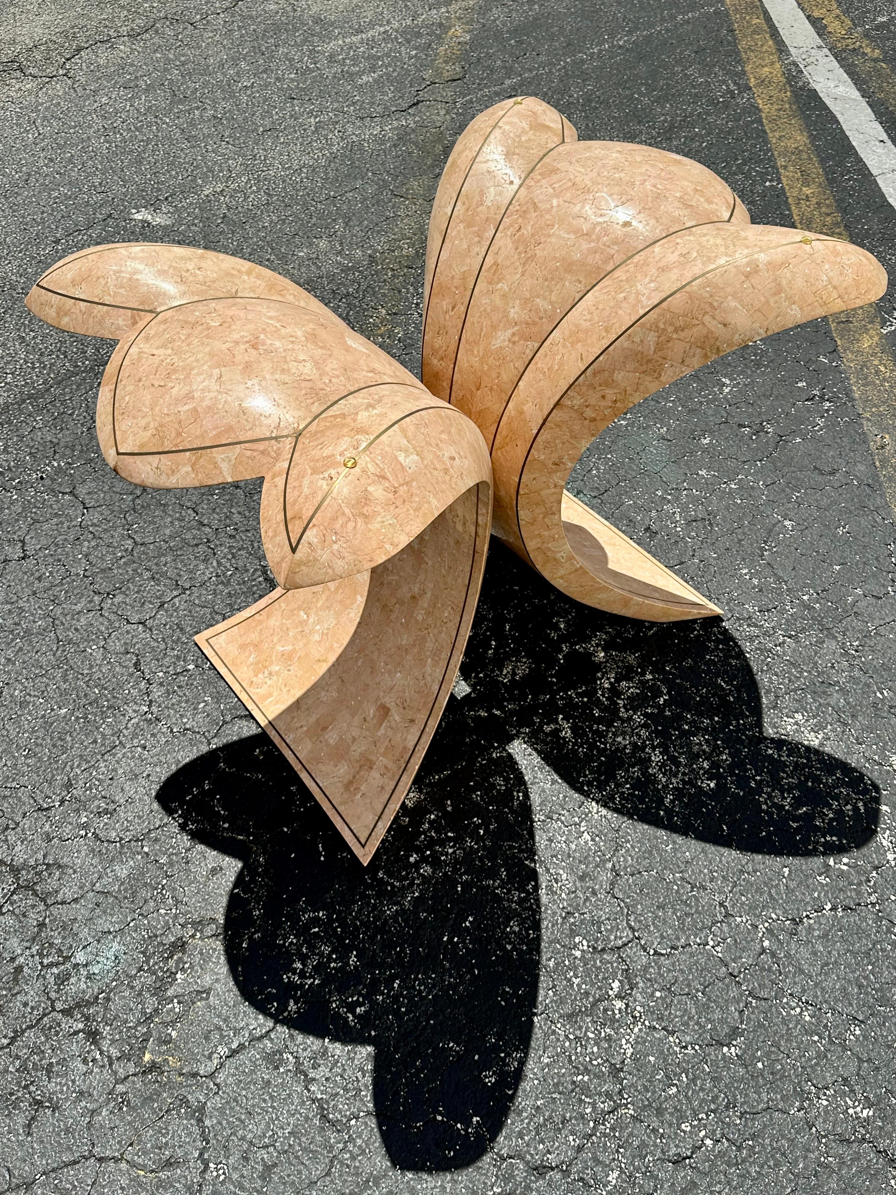 Table de salle à manger Maitland-Smith en travertin et incrustation de laiton en vente 4