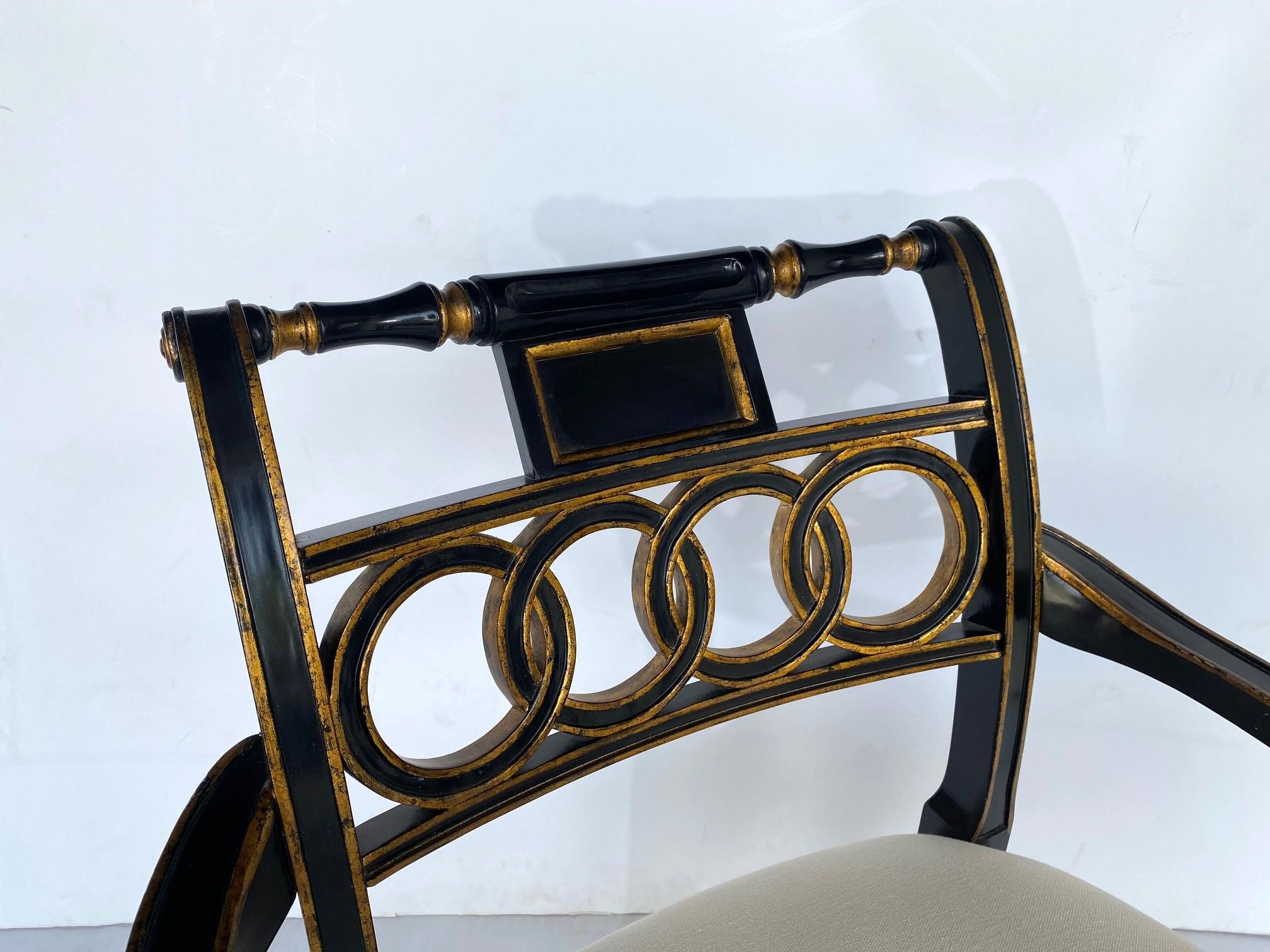 Maitland Smith Sessel im Regency-Stil, ebonisiert und vergoldet (Holz) im Angebot