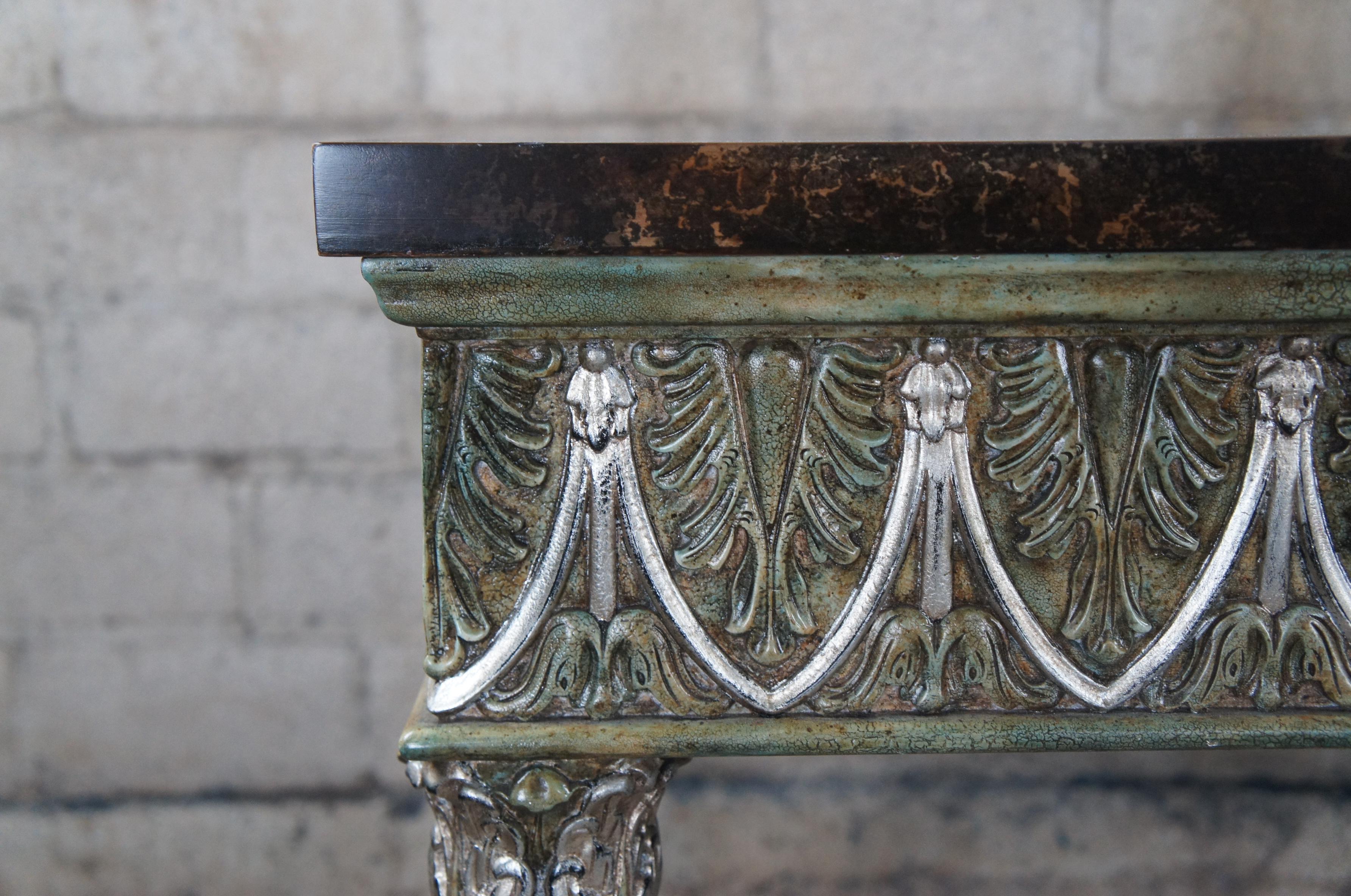 Bois de feuillus Table console d'entrée de style néo-égyptien Maitland Smith en faux marbre avec boule et griffe en vente