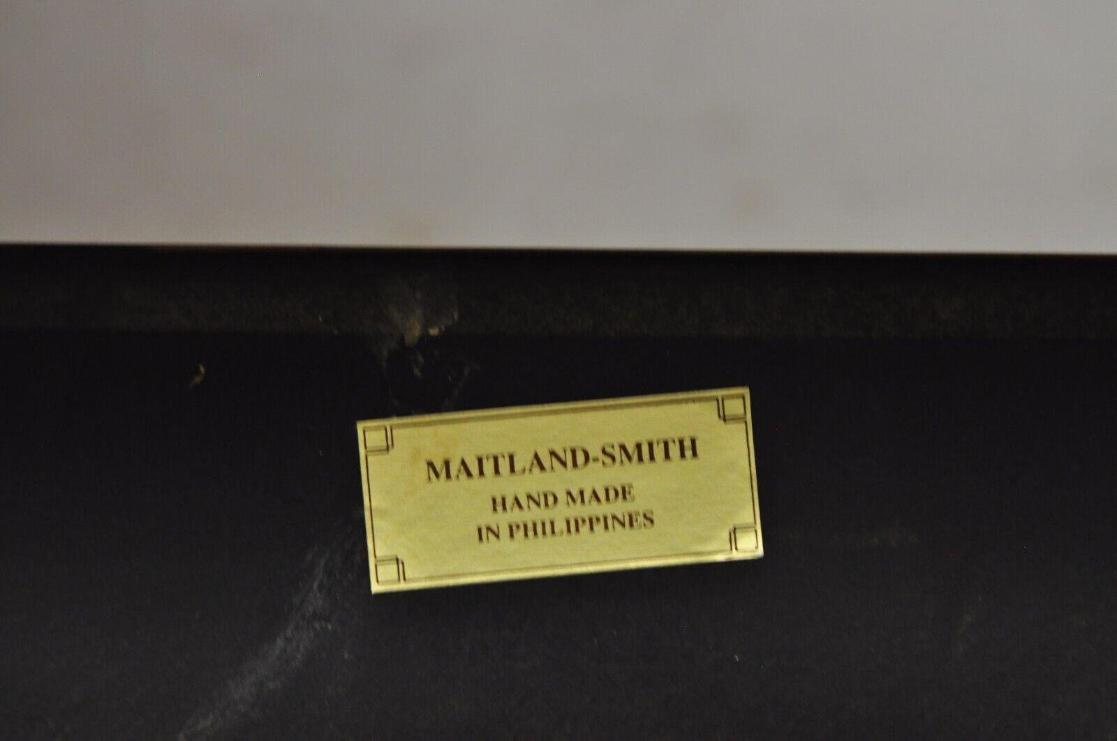Maitland Smith Empire-Stil, großer Couchtisch aus Mahagoni mit Glasplatte und Intarsien aus Mahagoni mit Bändern im Angebot 6