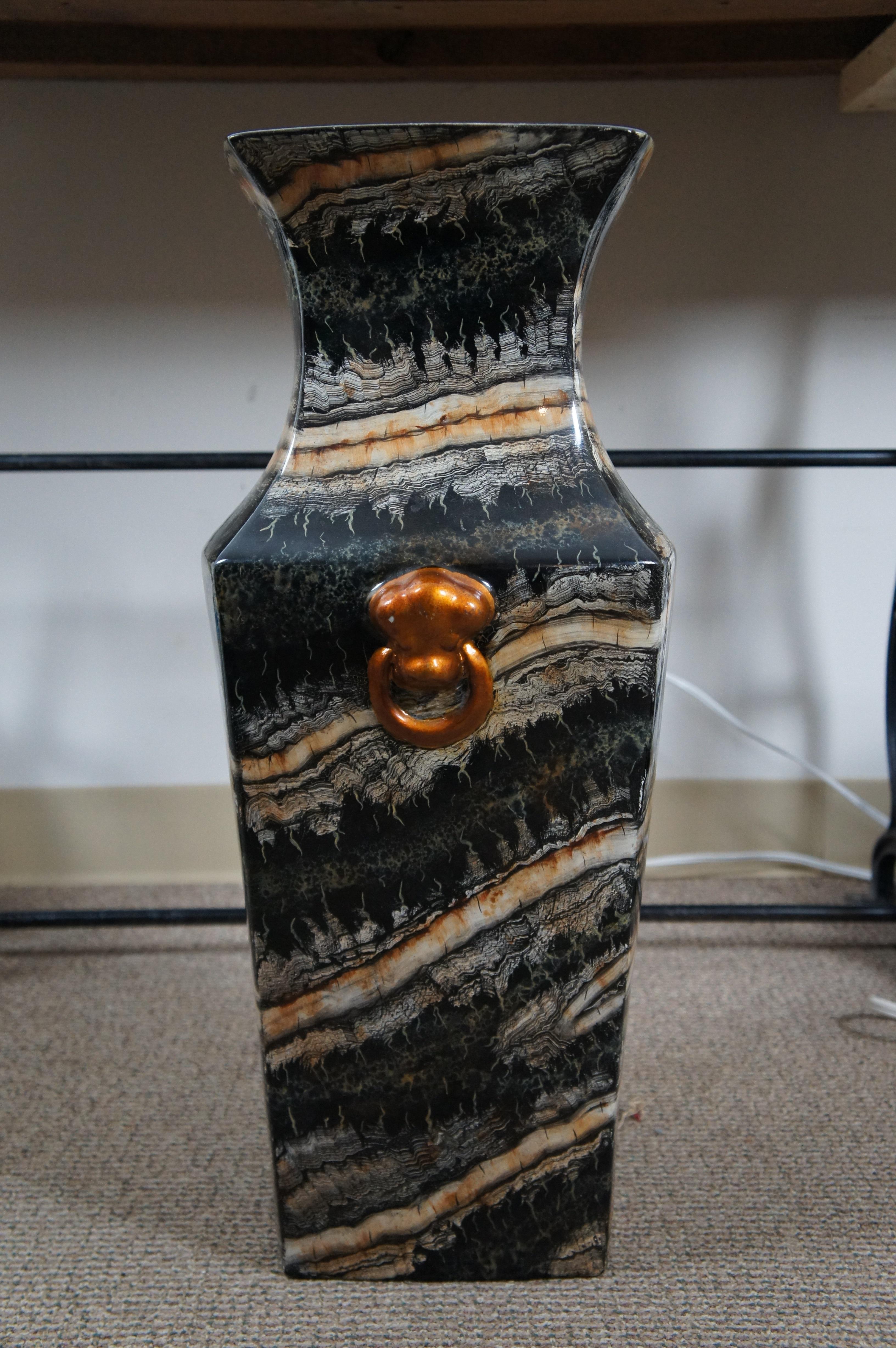 Vase de sol Maitland Smith en porcelaine émaillée et faux marbre Chinoiserie Bon état - En vente à Dayton, OH