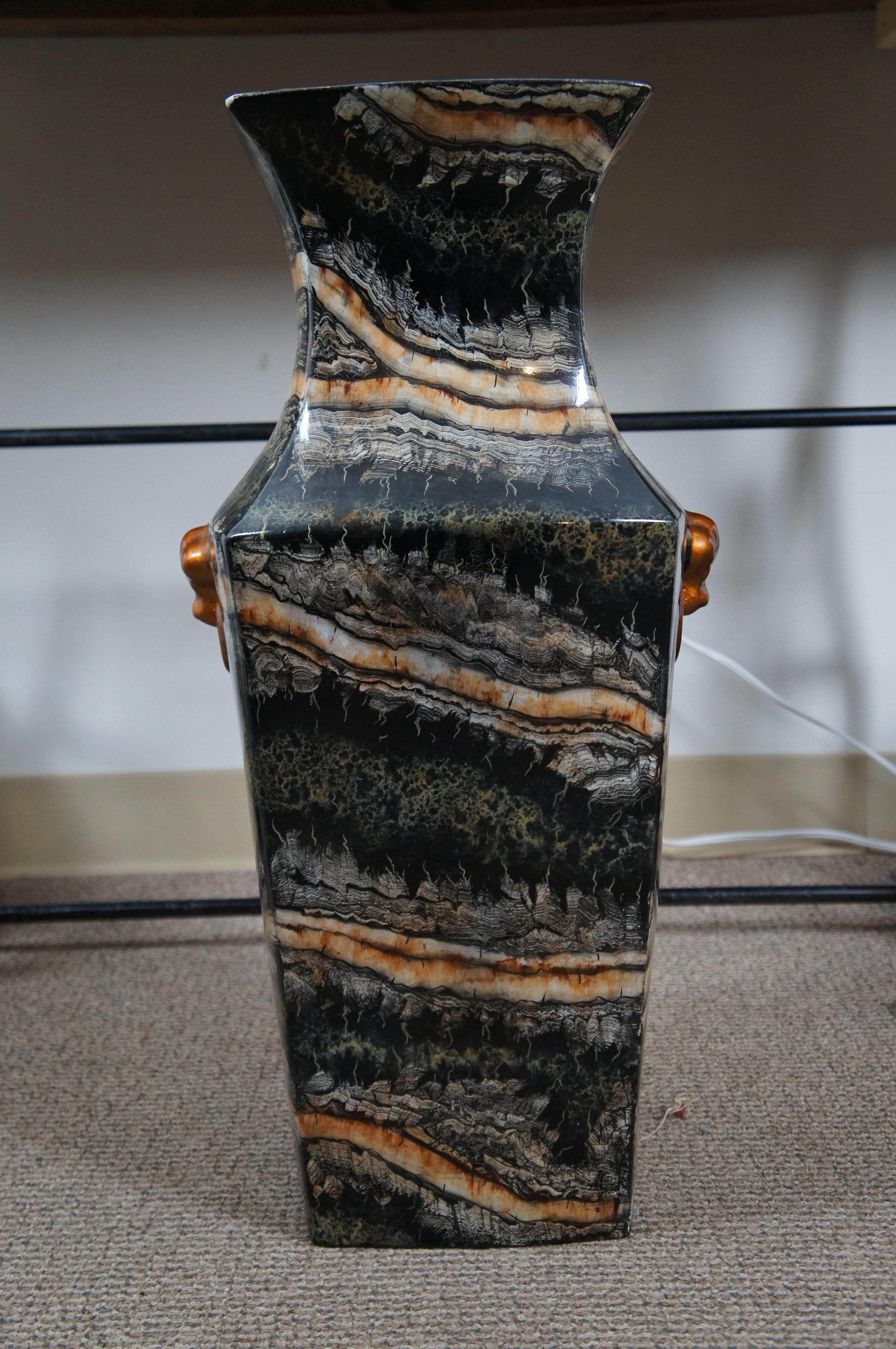 Émail Vase de sol Maitland Smith en porcelaine émaillée et faux marbre Chinoiserie en vente