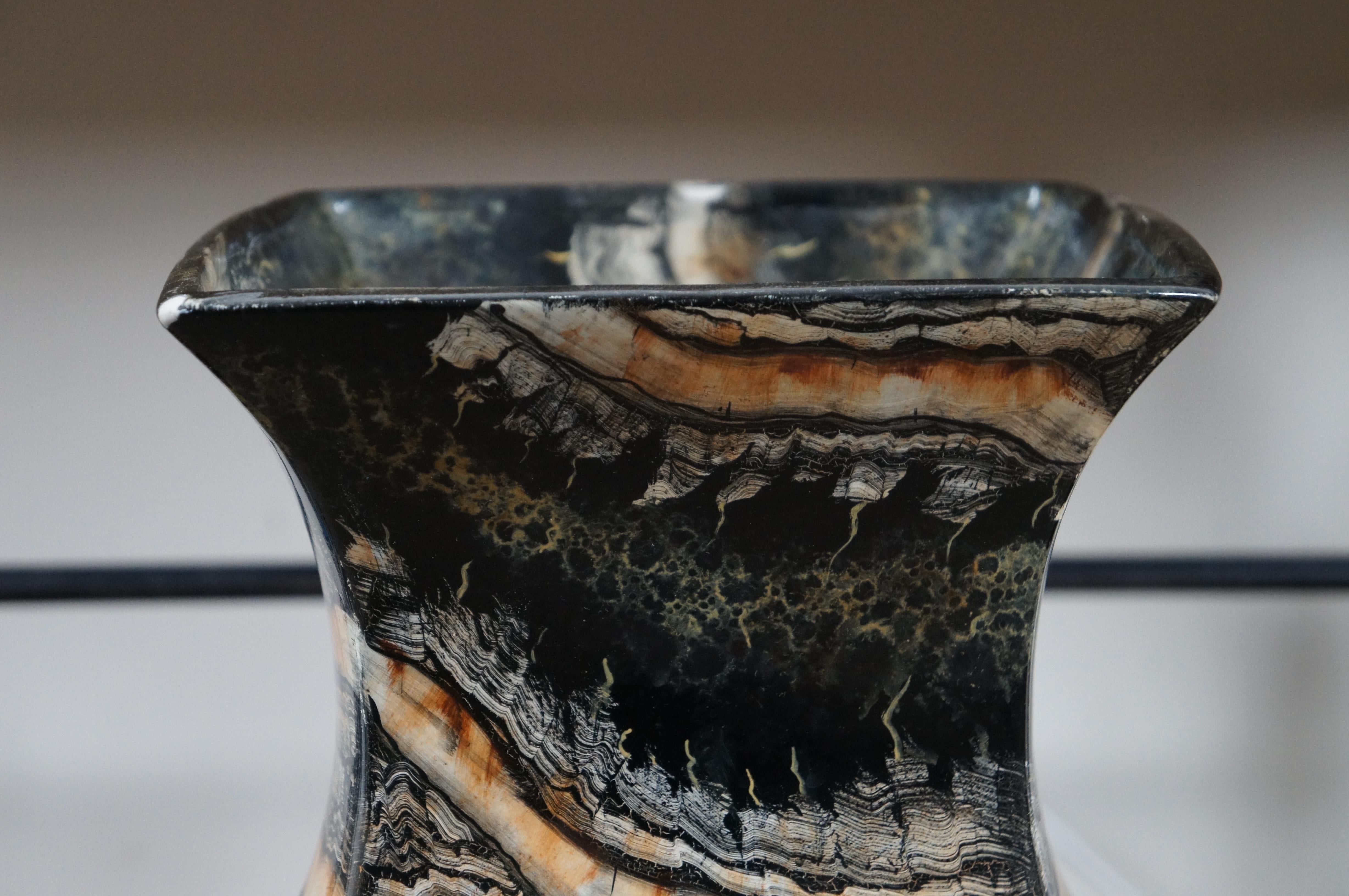 Vase de sol Maitland Smith en porcelaine émaillée et faux marbre Chinoiserie en vente 1