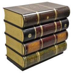 Maitland Smith Englische Kommode im Regency-Stil aus Leder mit 4 Schubladen und gestapelten Büchern. Artikel 