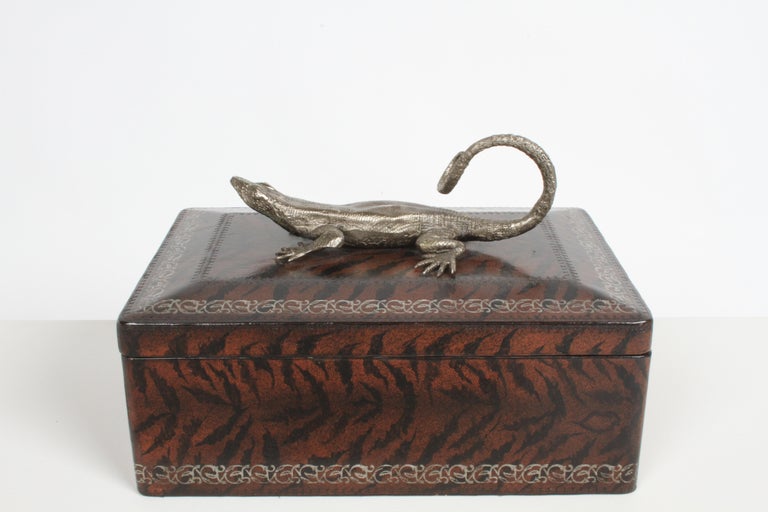 Maitland-Smith Faux Skin Leather Wrapped Box with Silver Tone Metal Lizard In Good Condition For Sale In St. Louis, MO