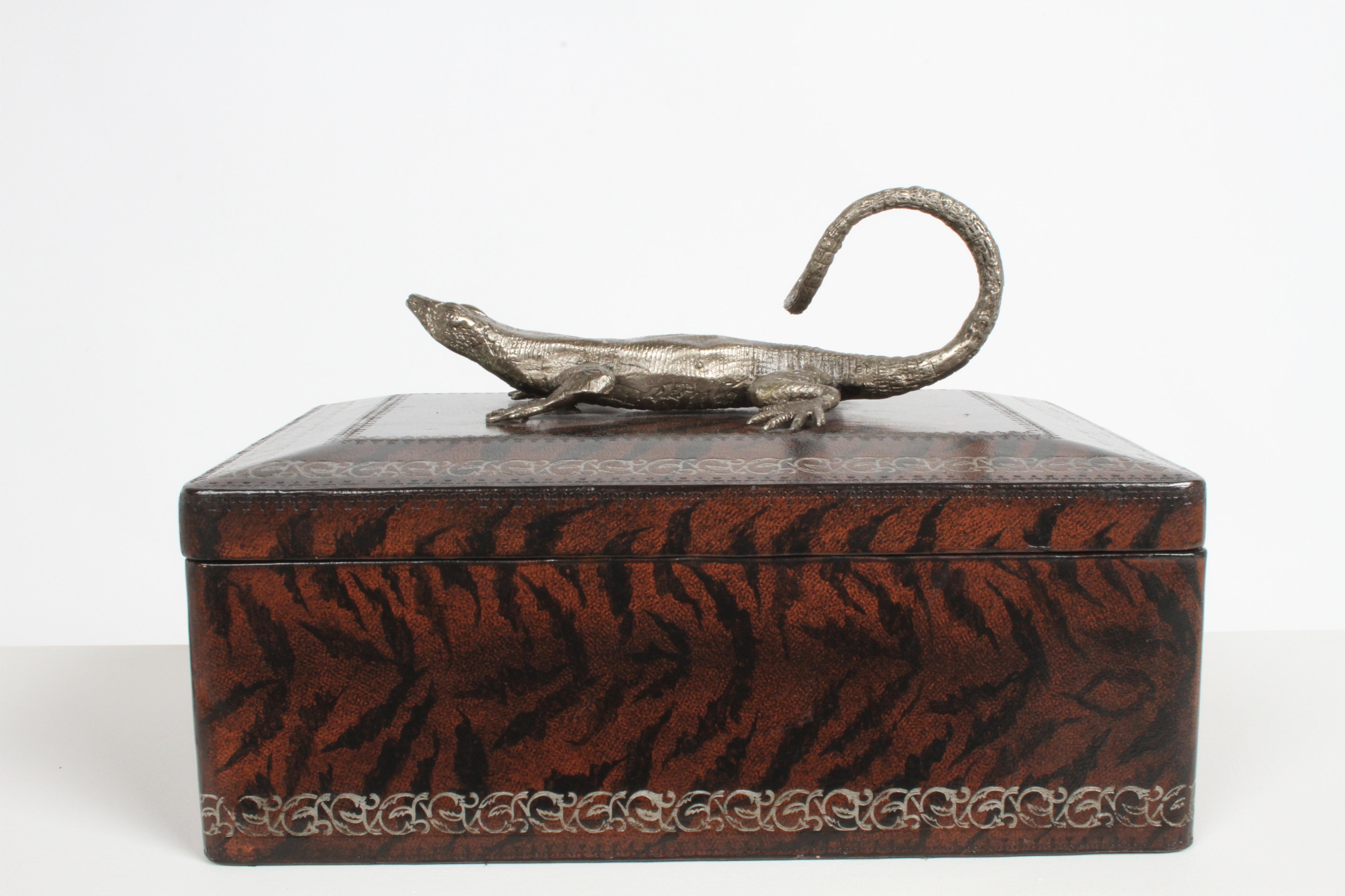 Maitland-Smith Faux Skin Leather Wrapped Box with Silver Tone Metal Lizard In Good Condition In St. Louis, MO