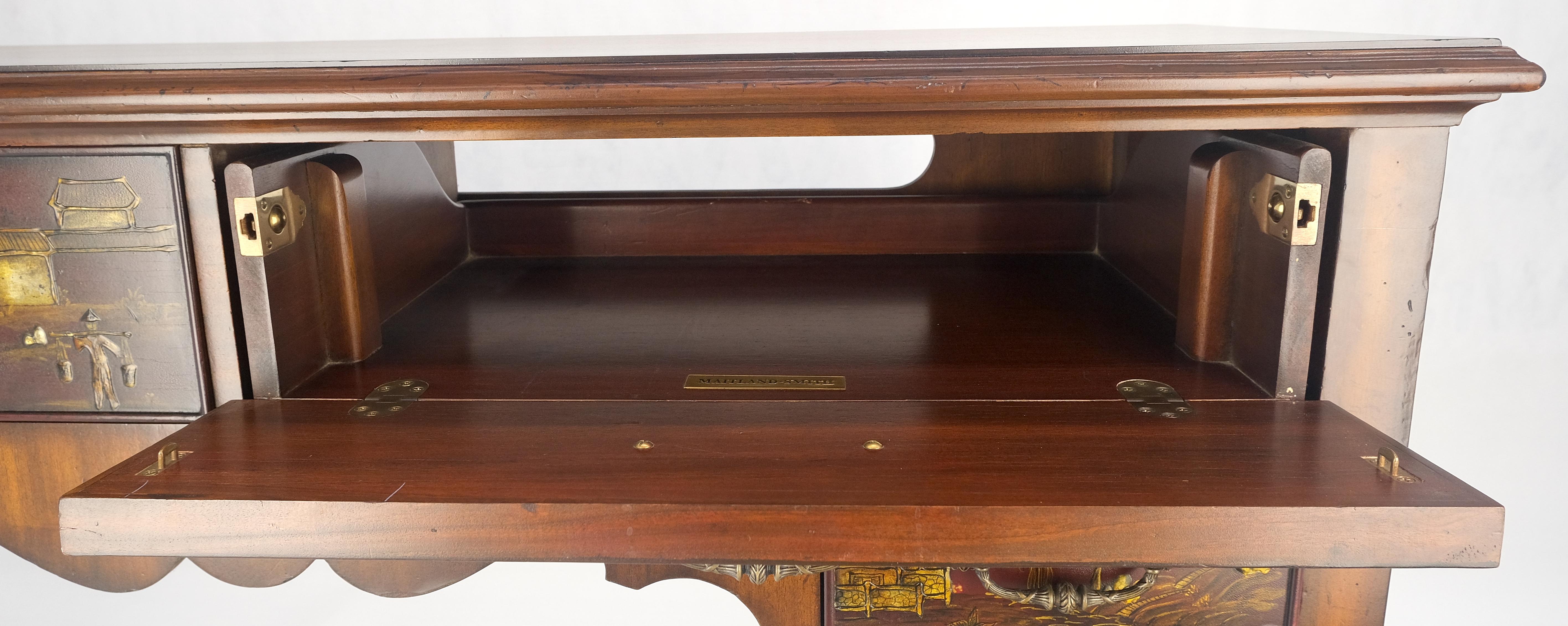 Maitland Smith Finemente intagliato Due cassetti intagliati Chinoiserie Console Sideboard MINT in vendita 4