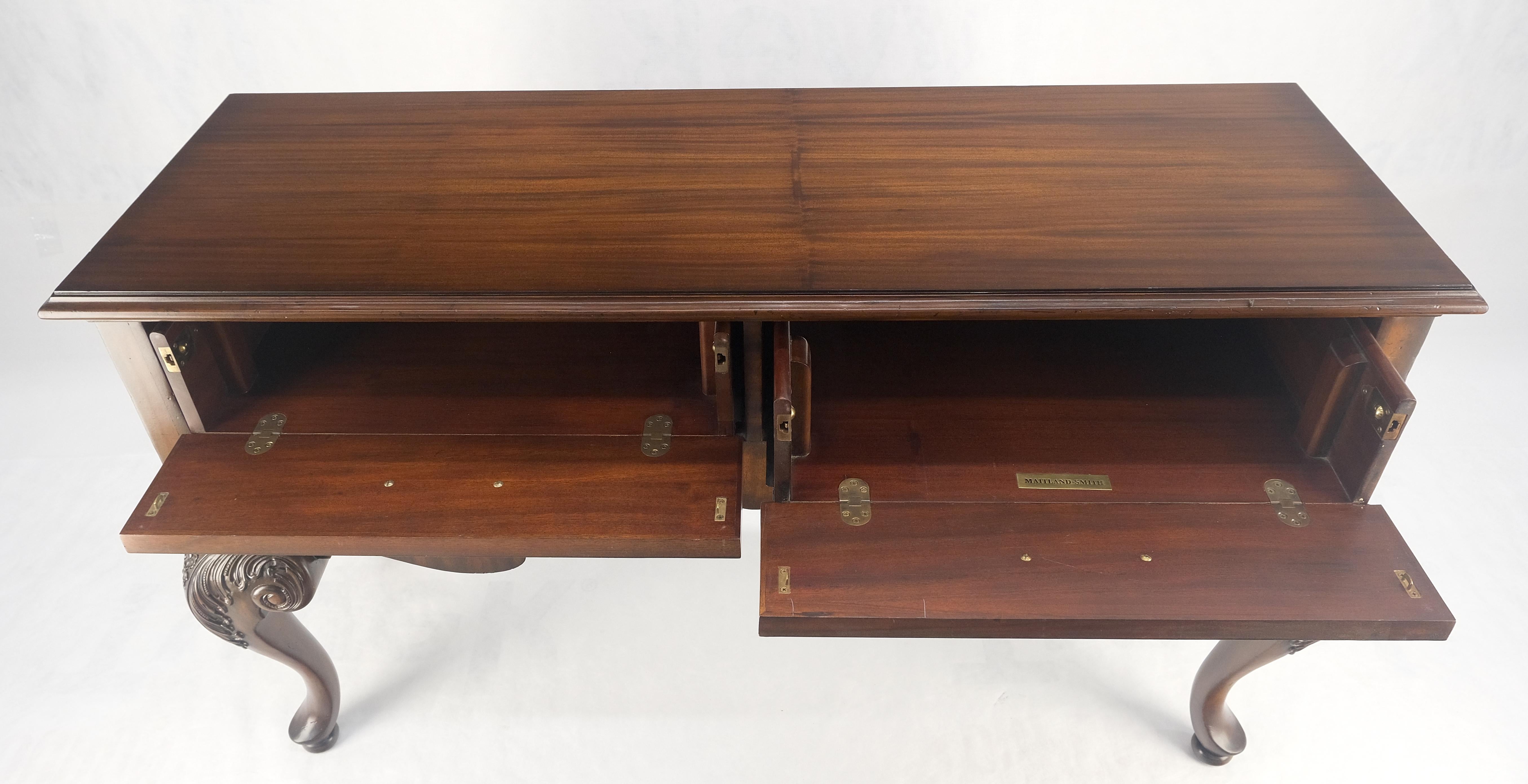 Maitland Smith Finemente intagliato Due cassetti intagliati Chinoiserie Console Sideboard MINT in vendita 5