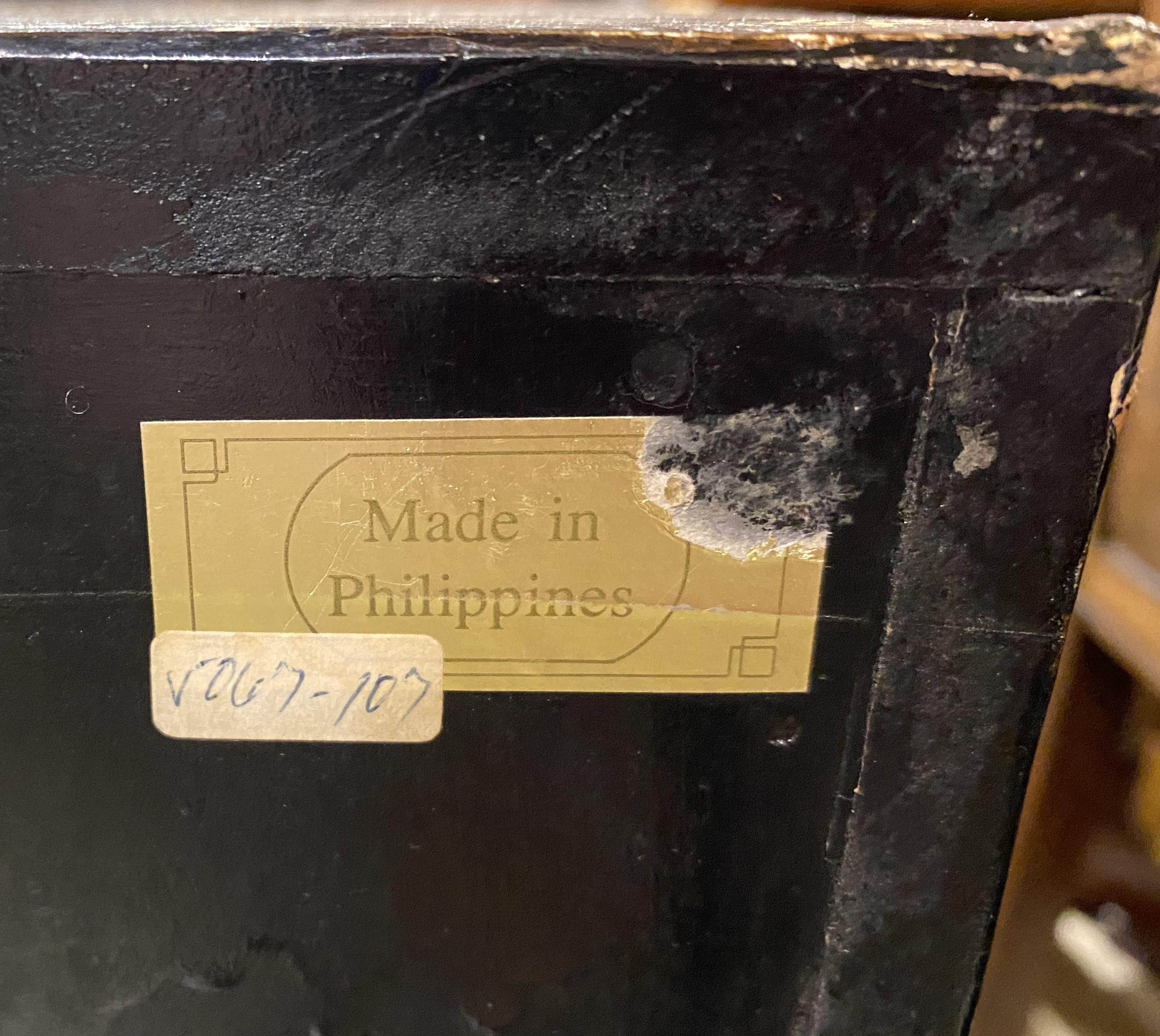Maitland Smith Baúl de cinco cajones con tapa de cuero y corredera de cepillado en venta 3