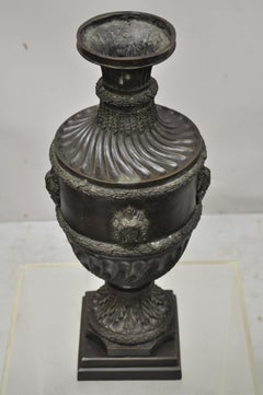 Maitland Smith Urna de Bronce Fundido Estilo Imperio Francés con Caras