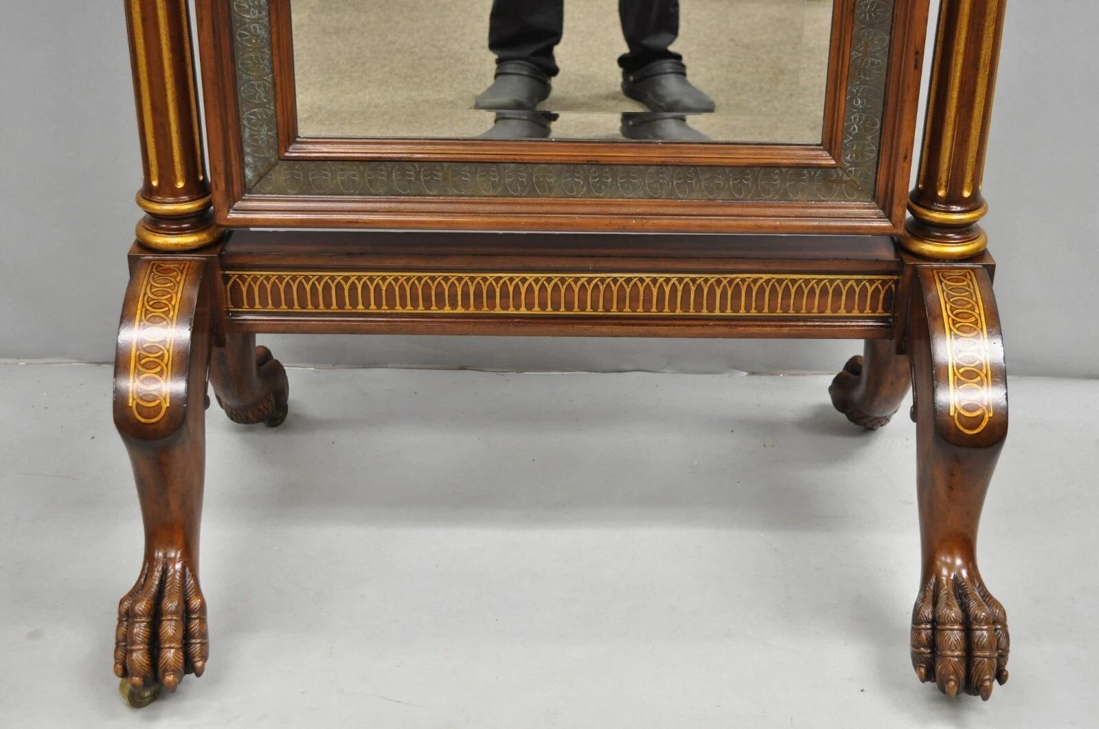 Miroir de chevet Maitland Smith, style Empire français, en acajou, avec un grand pied en forme de patte. Bon état - En vente à Philadelphia, PA