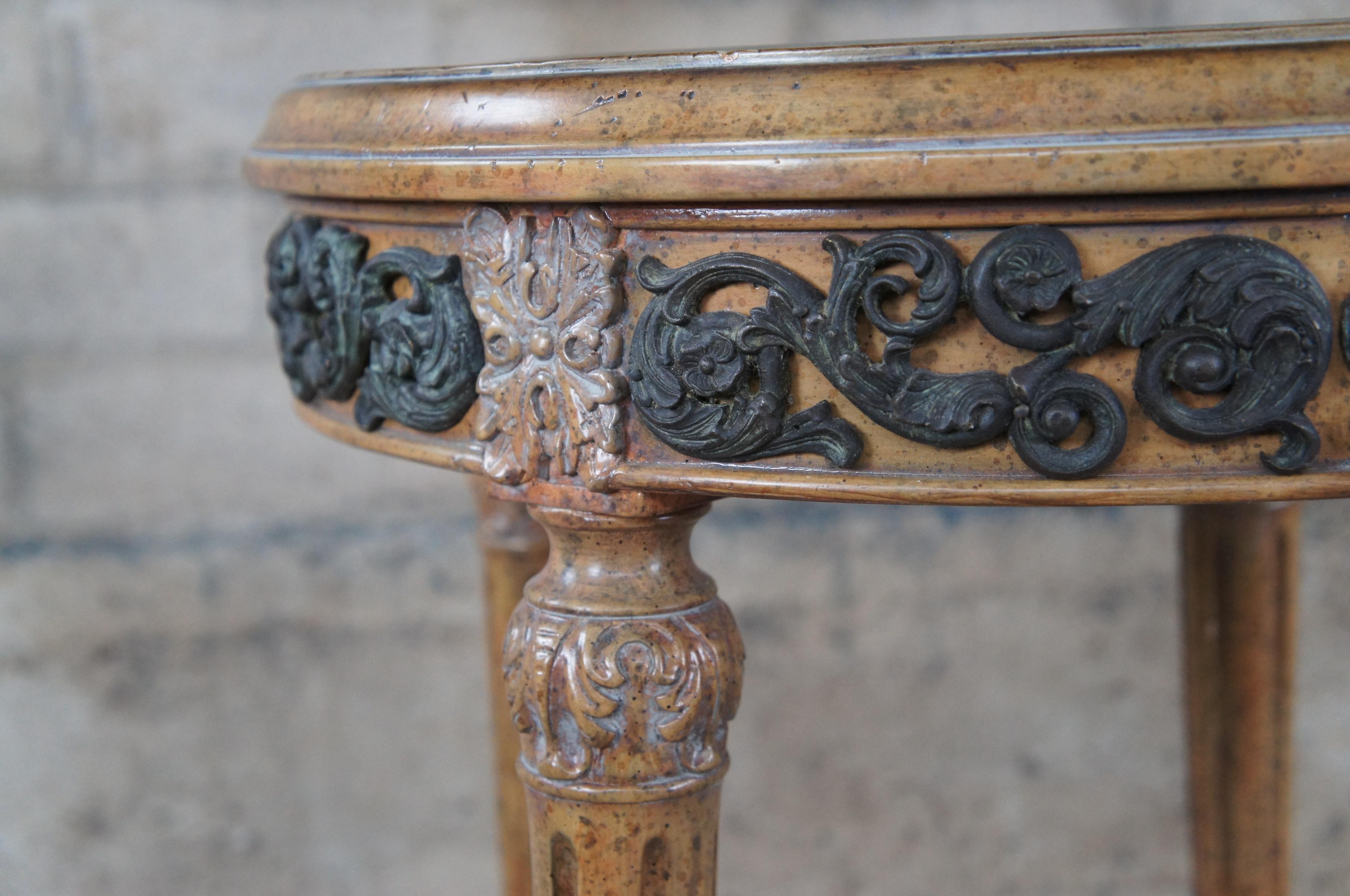 Maitland Smith Französisch Louis XVI Nussbaum Glas Gueridon Pedestal Tabelle Pflanze Stand im Angebot 1