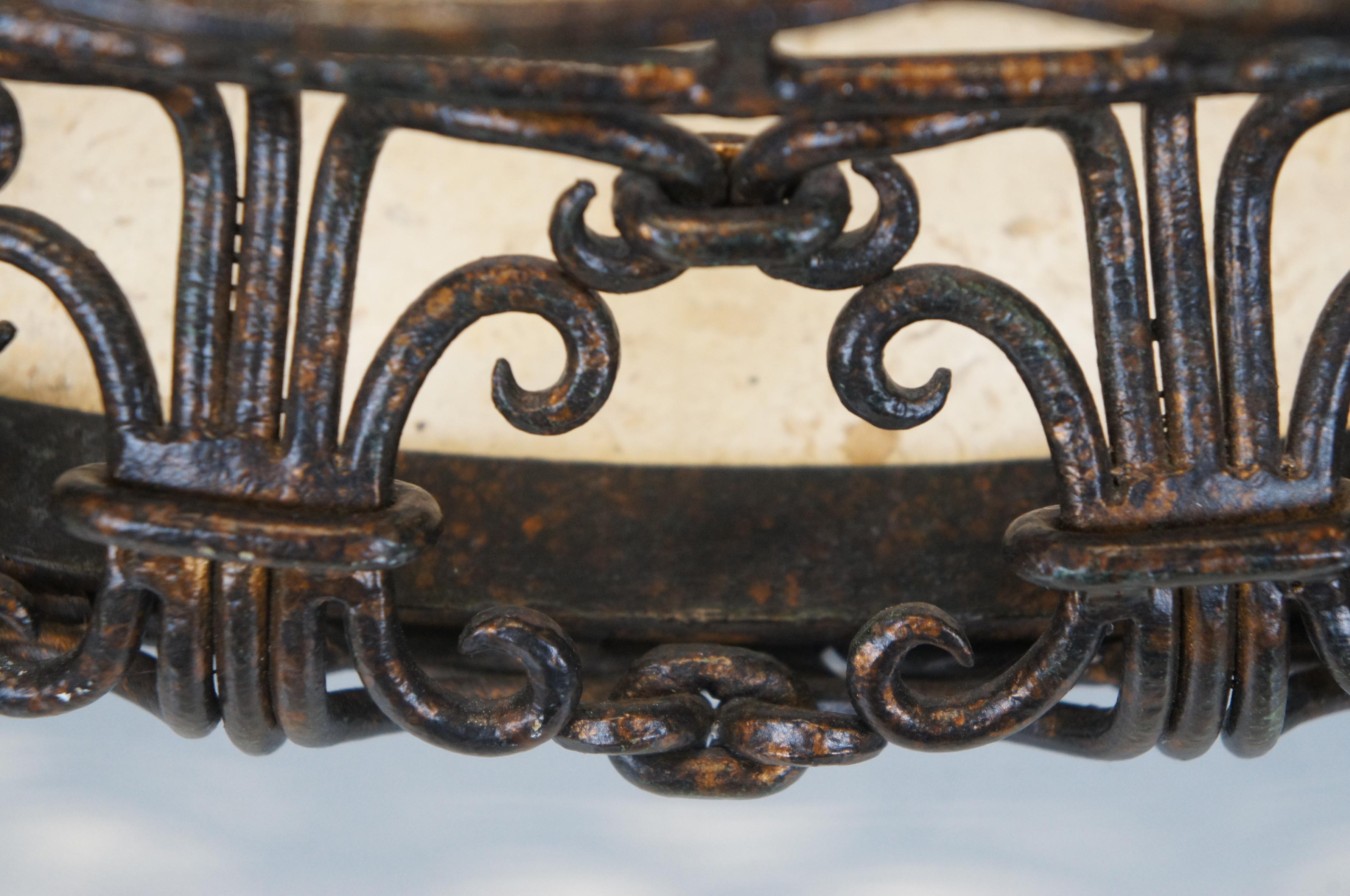 Maitland Smith Galerie de bar en fer forgé de style provincial français & Tavertine Tray 29