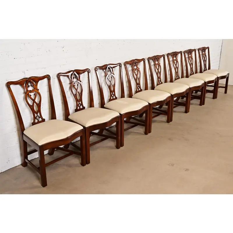 Maitland Smith Georgian Carved Mahogany Dining Chairs, Set of Eight Bon état - En vente à South Bend, IN