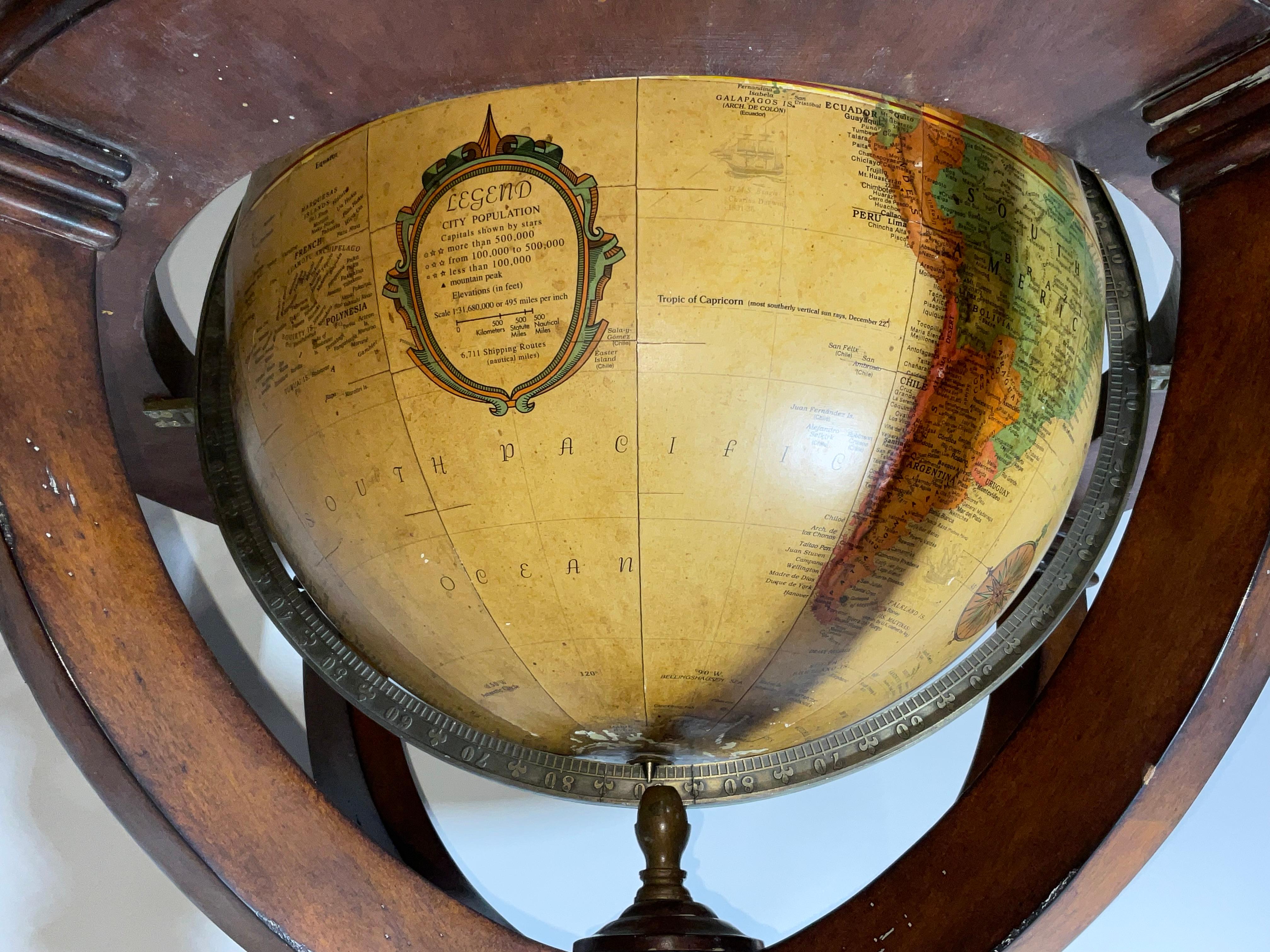 Globe terrestre de Maitland Smith sur Stand en vente 4