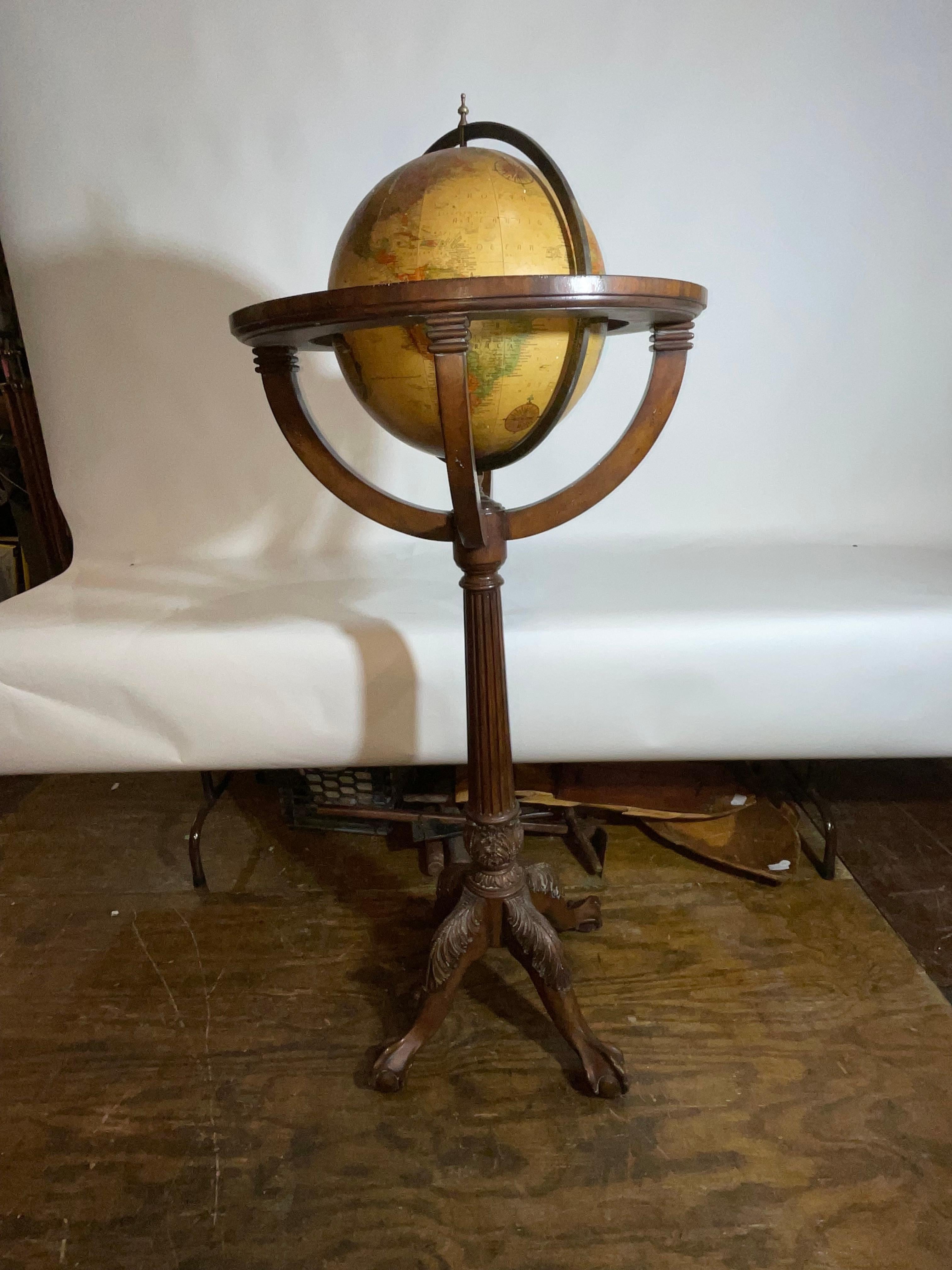 Globe terrestre de Maitland Smith sur Stand en vente 6