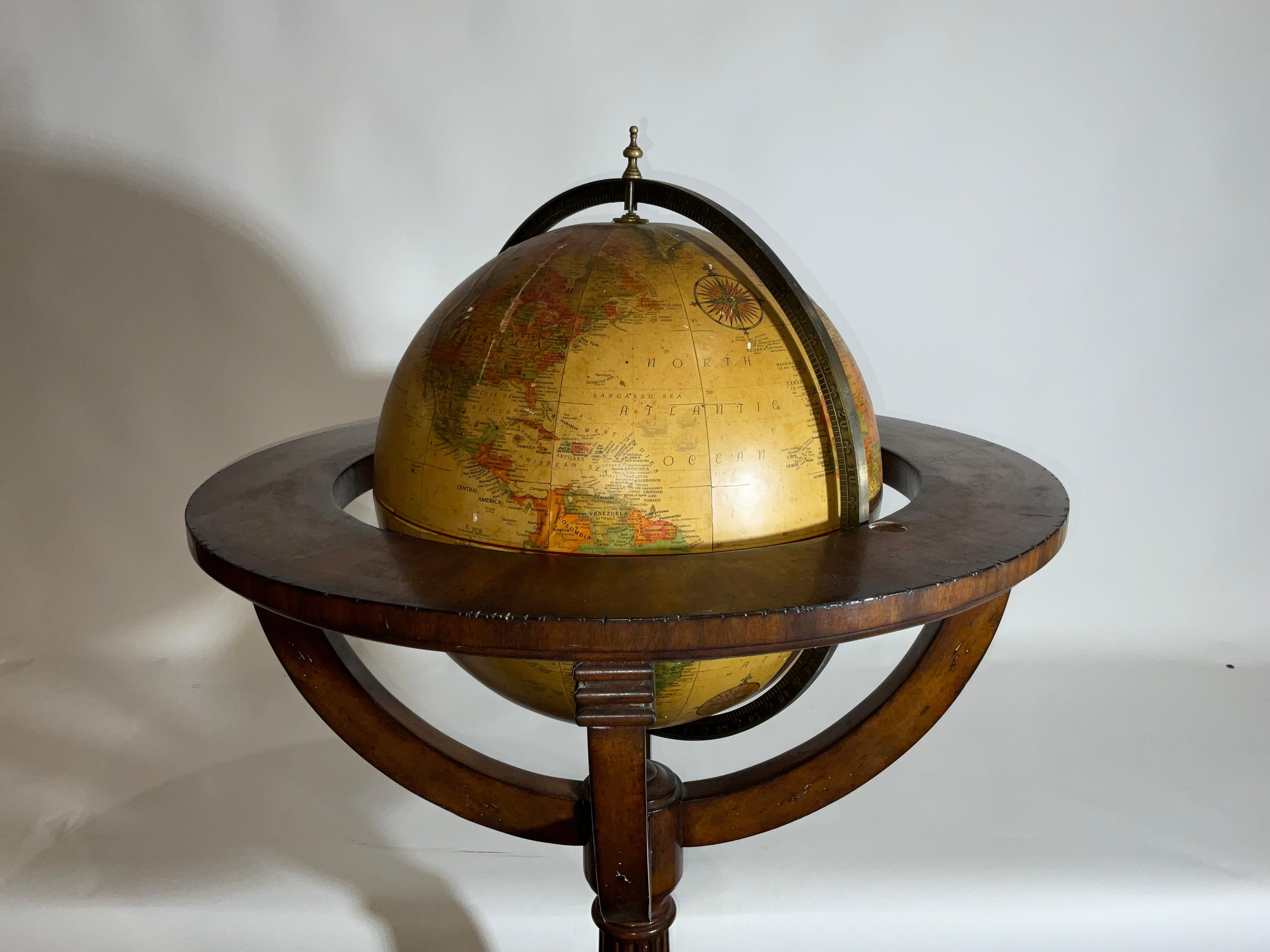 Globe terrestre de Maitland Smith sur Stand en vente 7