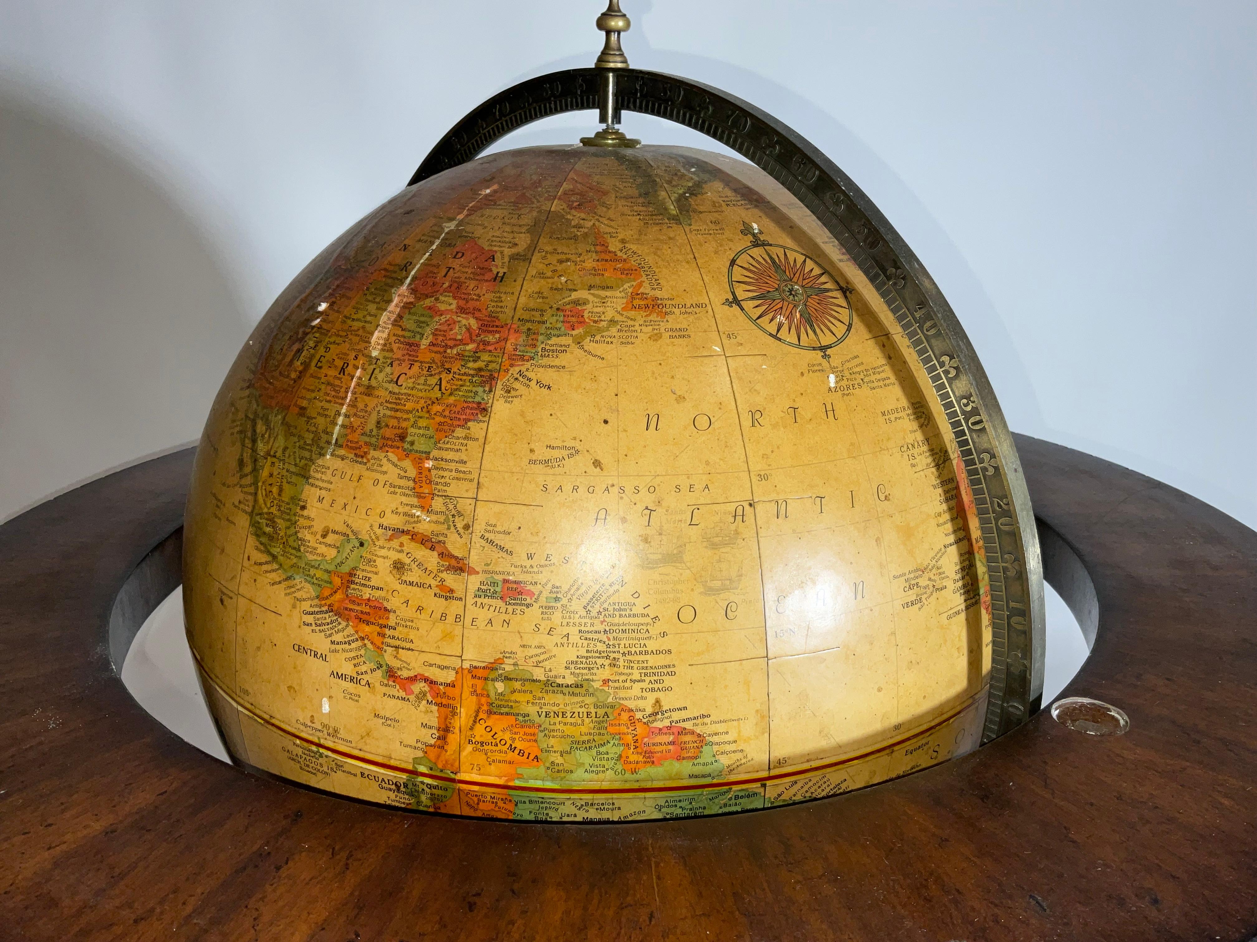 Globe terrestre de Maitland Smith sur Stand en vente 8