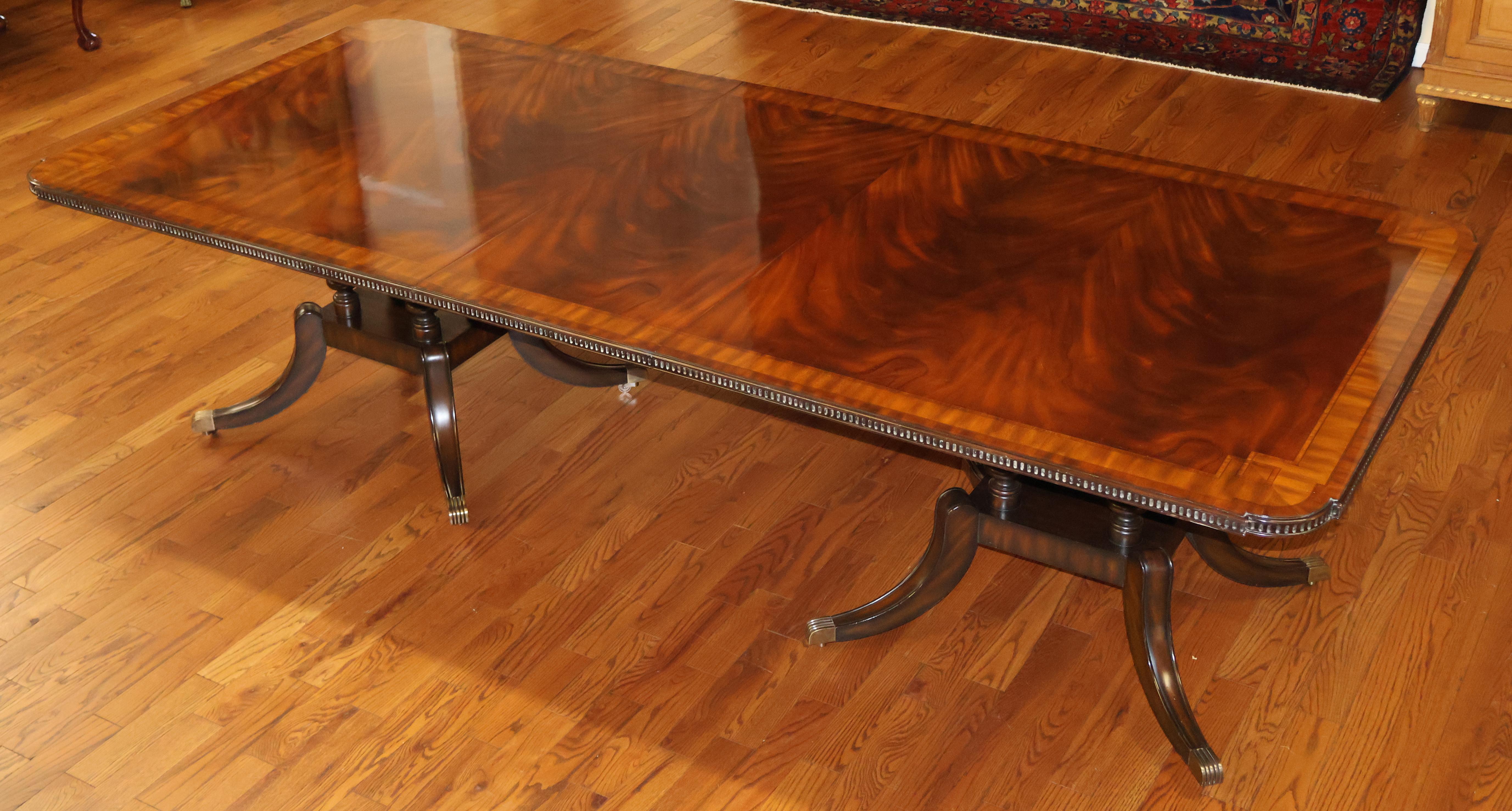 Maitland Smith Greek Key Mahogany & Satinwood Banded Dining Table In Fair Condition In Long Branch, NJ