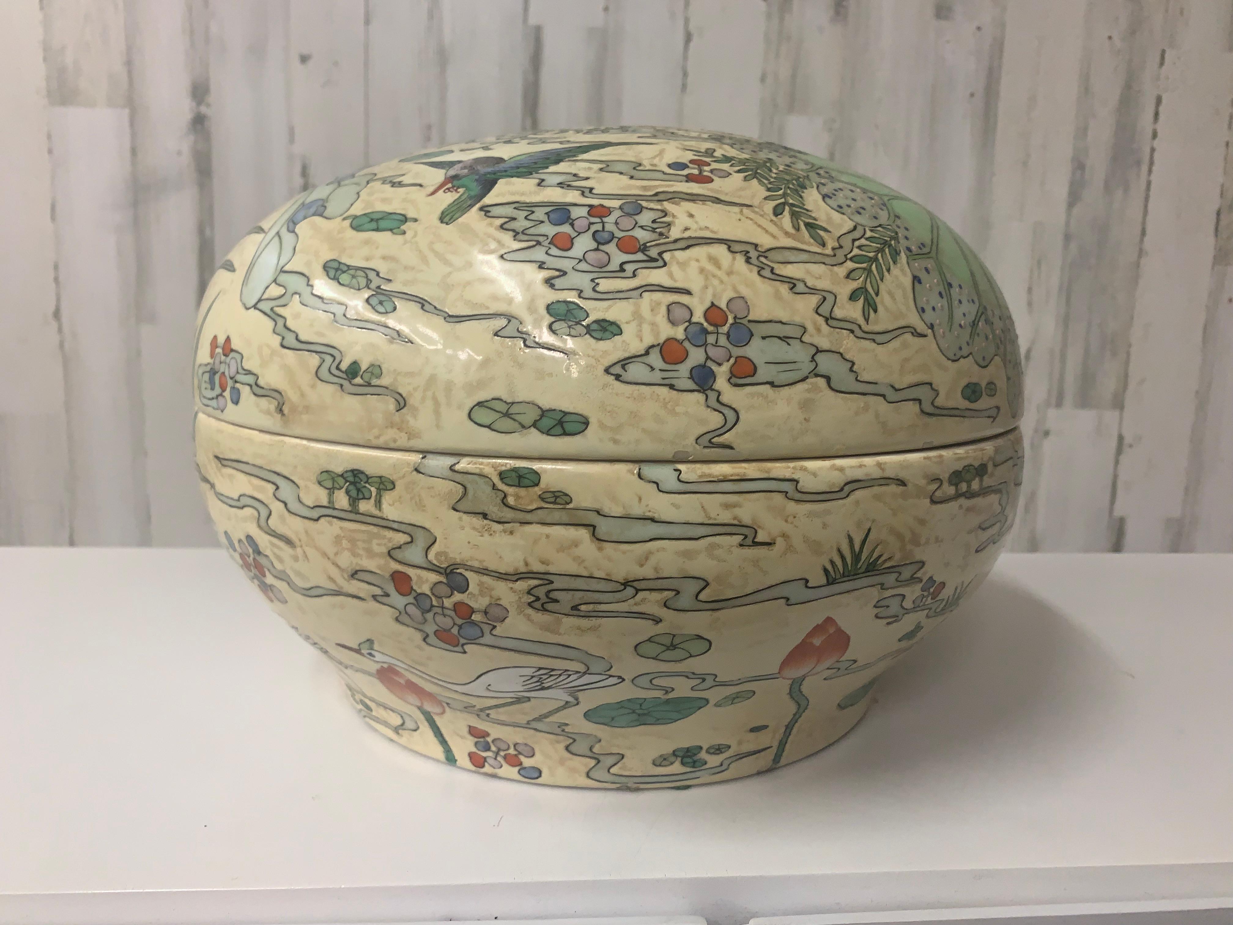 Maitland Smith, grande ciotola asiatica decorativa coperta dipinta a mano in vendita 1