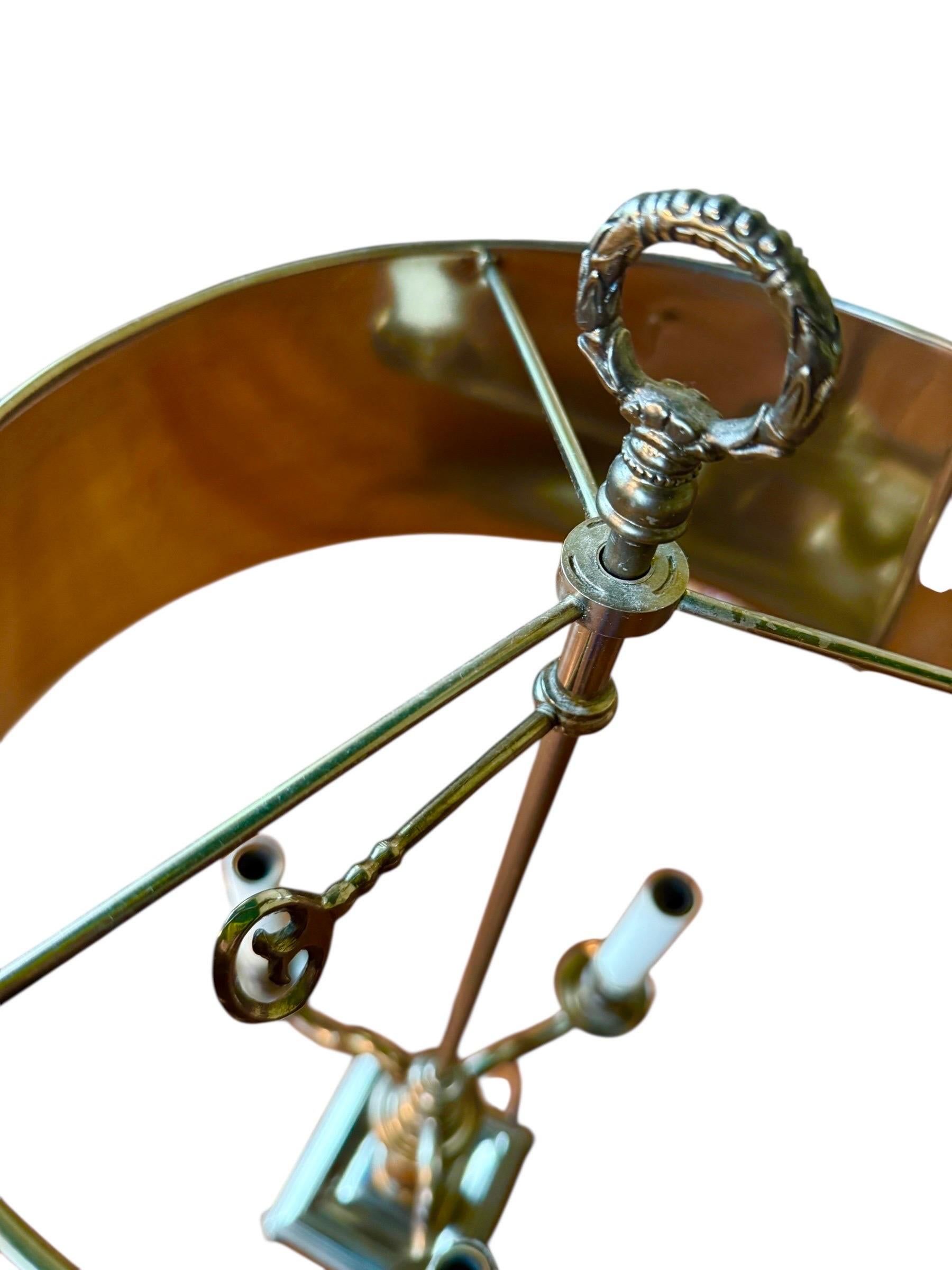 Maitland Smith Lámpara de Mesa Candelabro de 3 Brazos Estilo Bouillotte Francés Hecha a Mano en venta 3