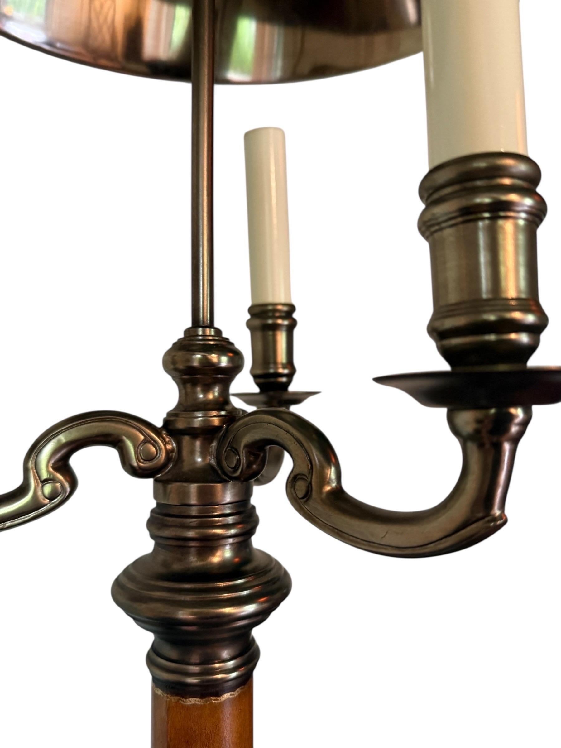 Maitland Smith Lámpara de Mesa Candelabro de 3 Brazos Estilo Bouillotte Francés Hecha a Mano en venta 6