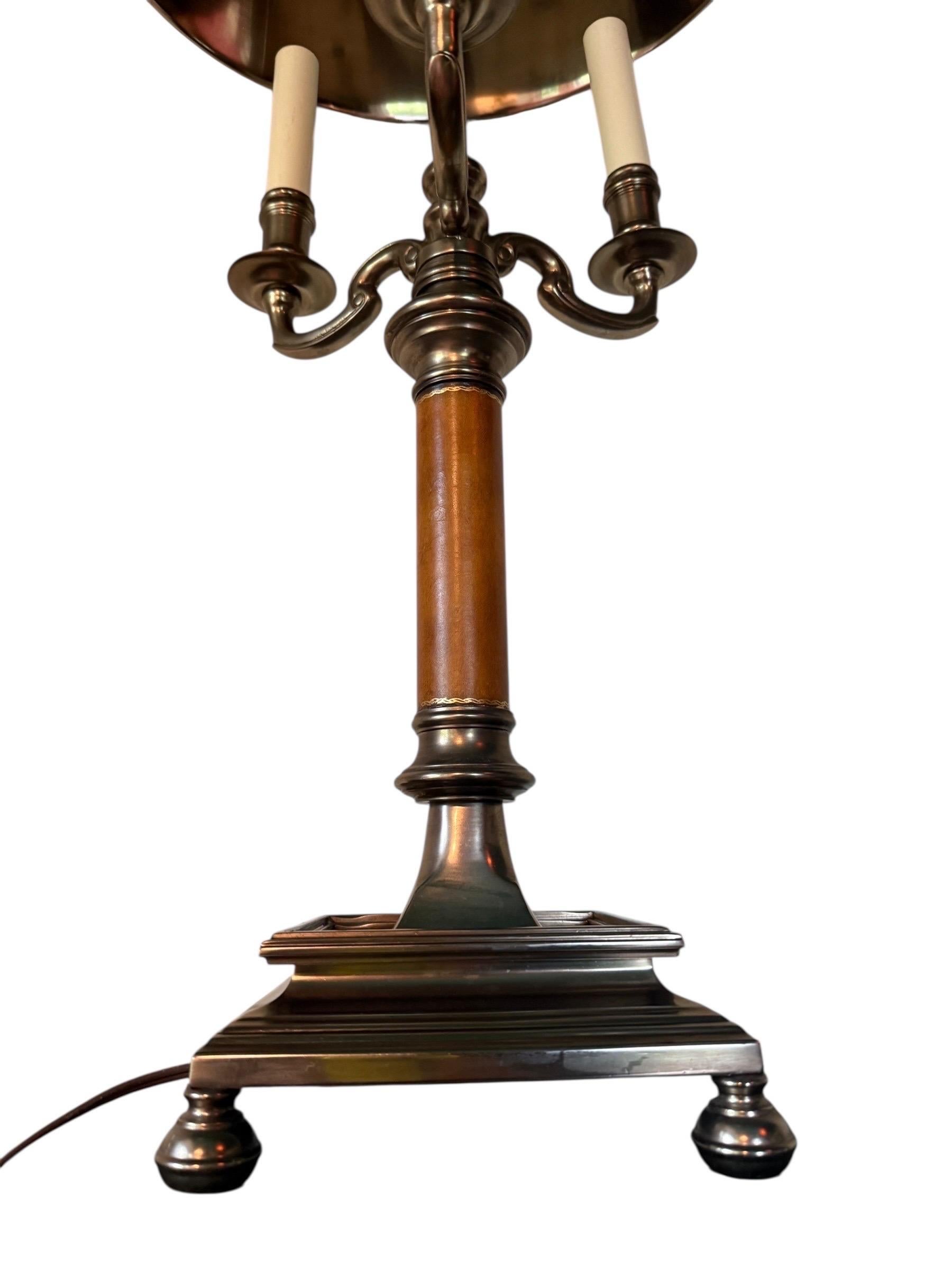 Maitland Smith Lámpara de Mesa Candelabro de 3 Brazos Estilo Bouillotte Francés Hecha a Mano siglo XX en venta