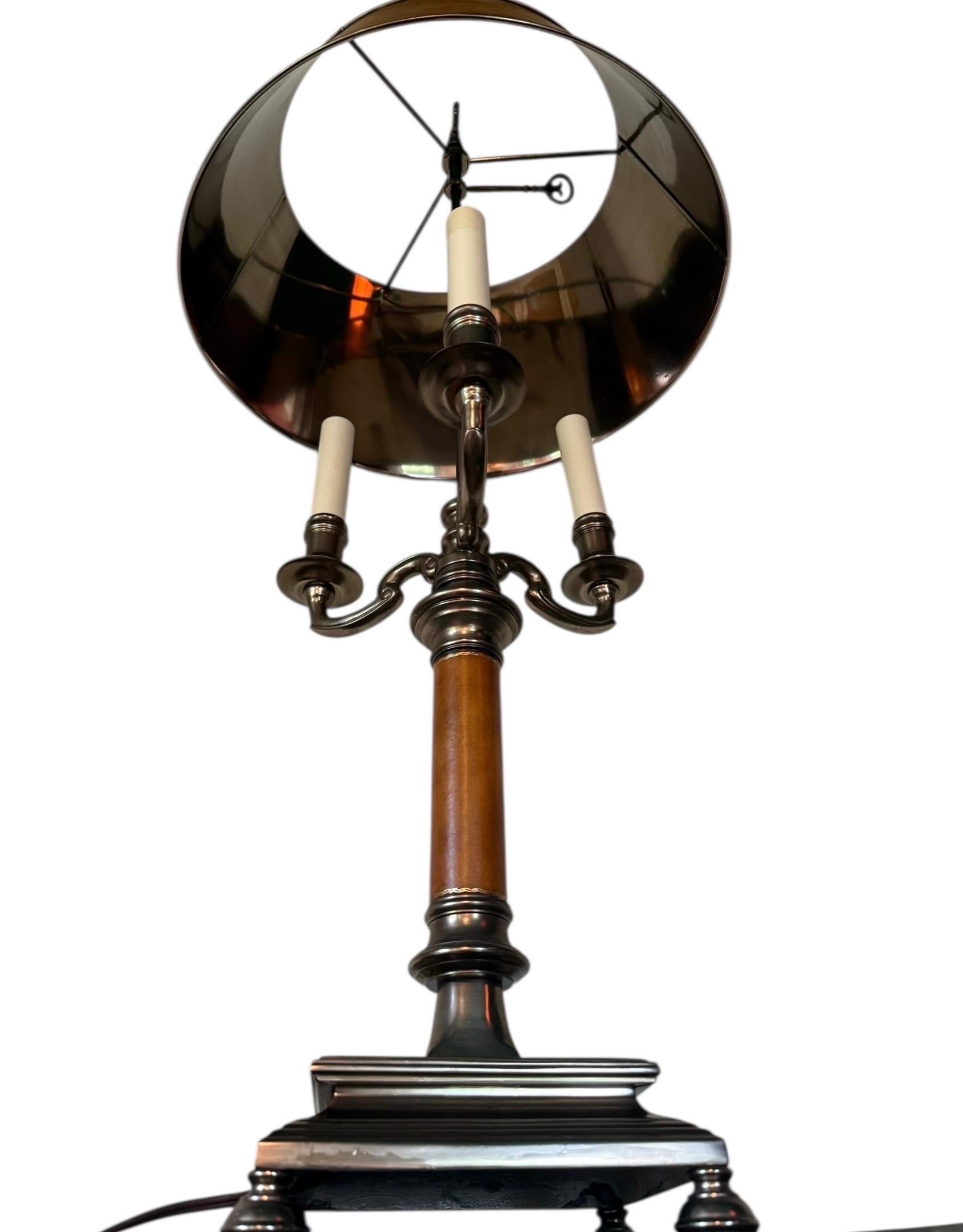 Maitland Smith Lámpara de Mesa Candelabro de 3 Brazos Estilo Bouillotte Francés Hecha a Mano en venta 2