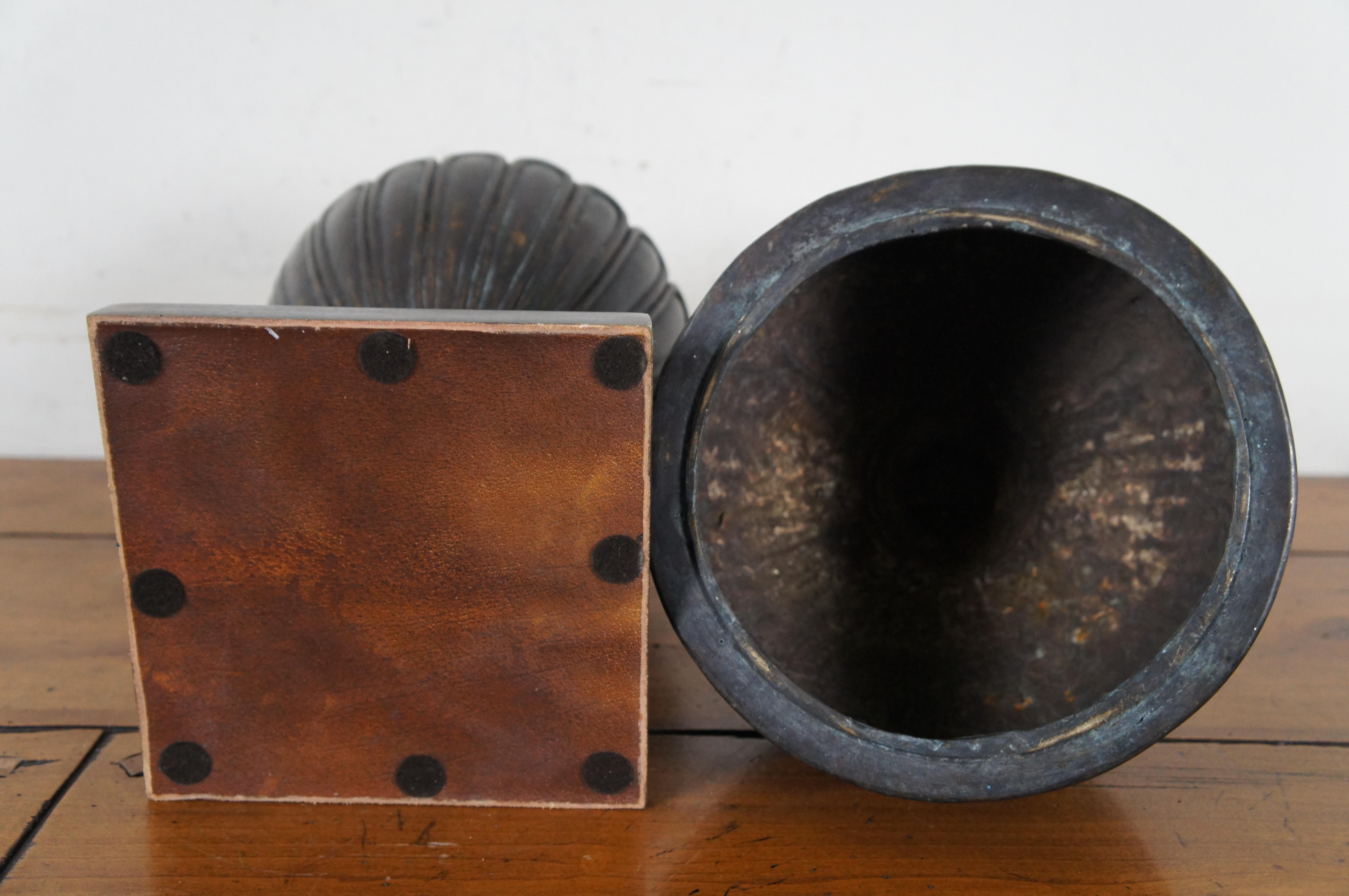Maitland Smith, compote d'urne de cheminée à couvercle en bronze lourd de 21 pouces en vente 1