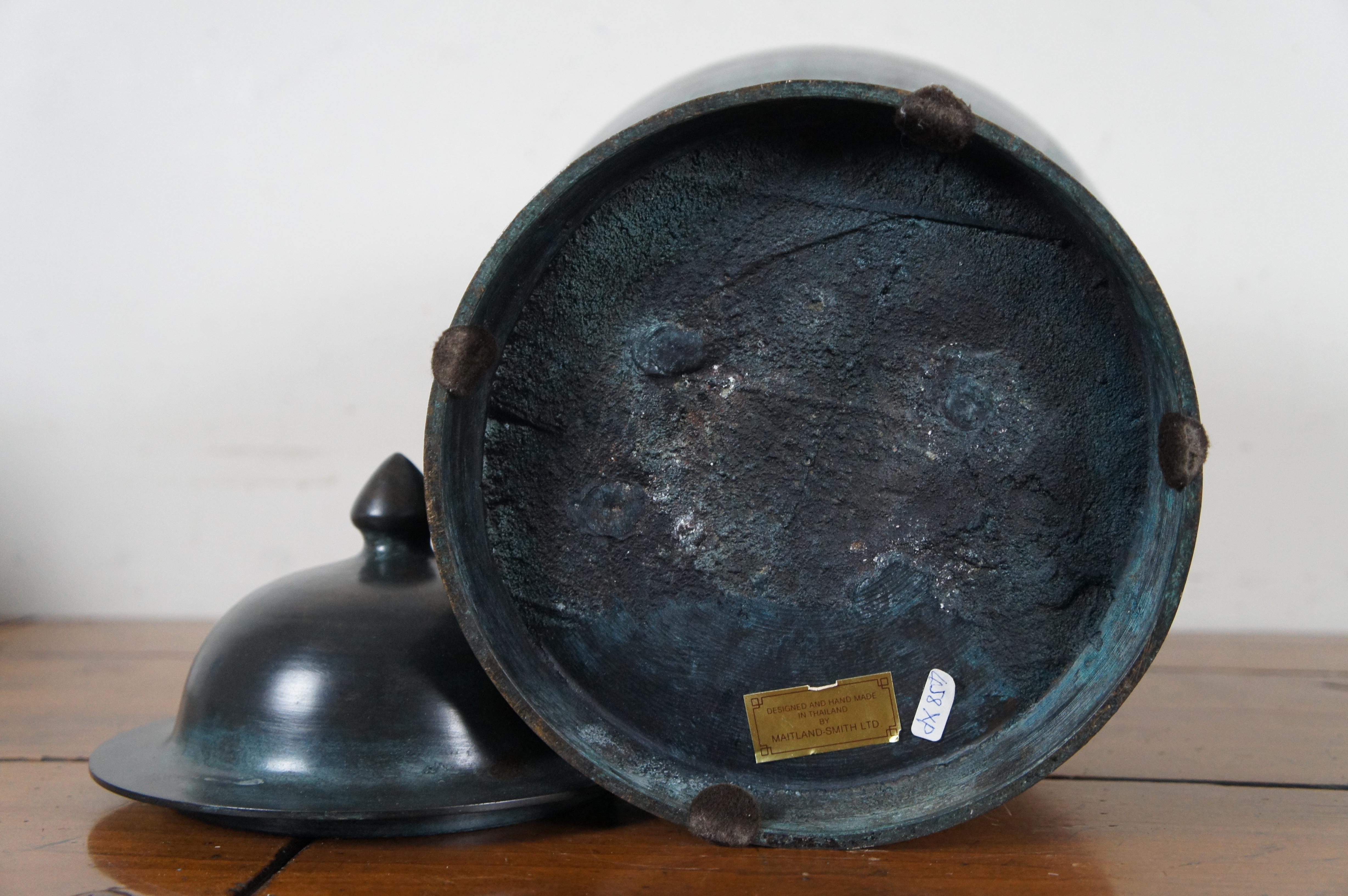 Vase urne de cheminée Maitland Smith à couvercle en bronze lourd 19 pouces en vente 3