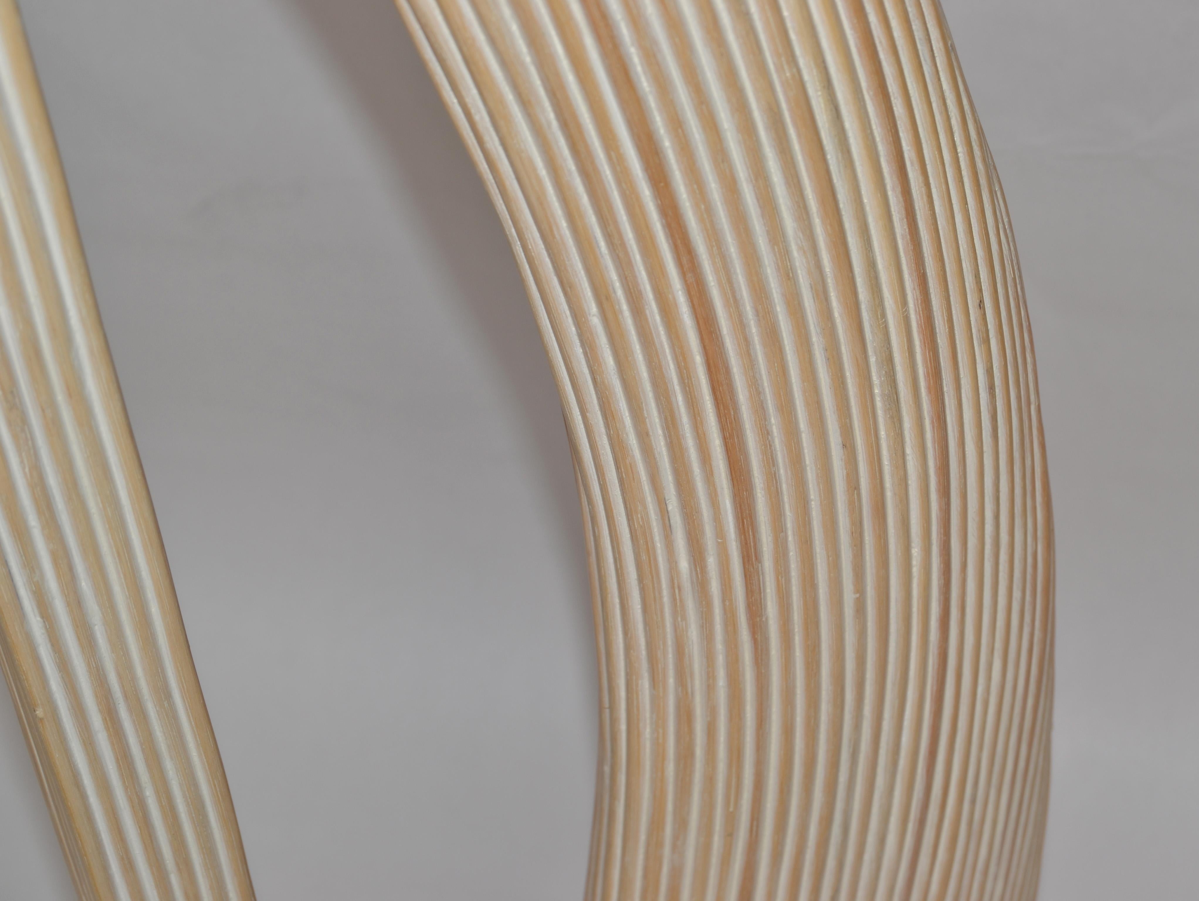 Scultura di uccello in rattan di Maitland Smith Hollywood Regency in pietra tessellata e ottone in vendita 3