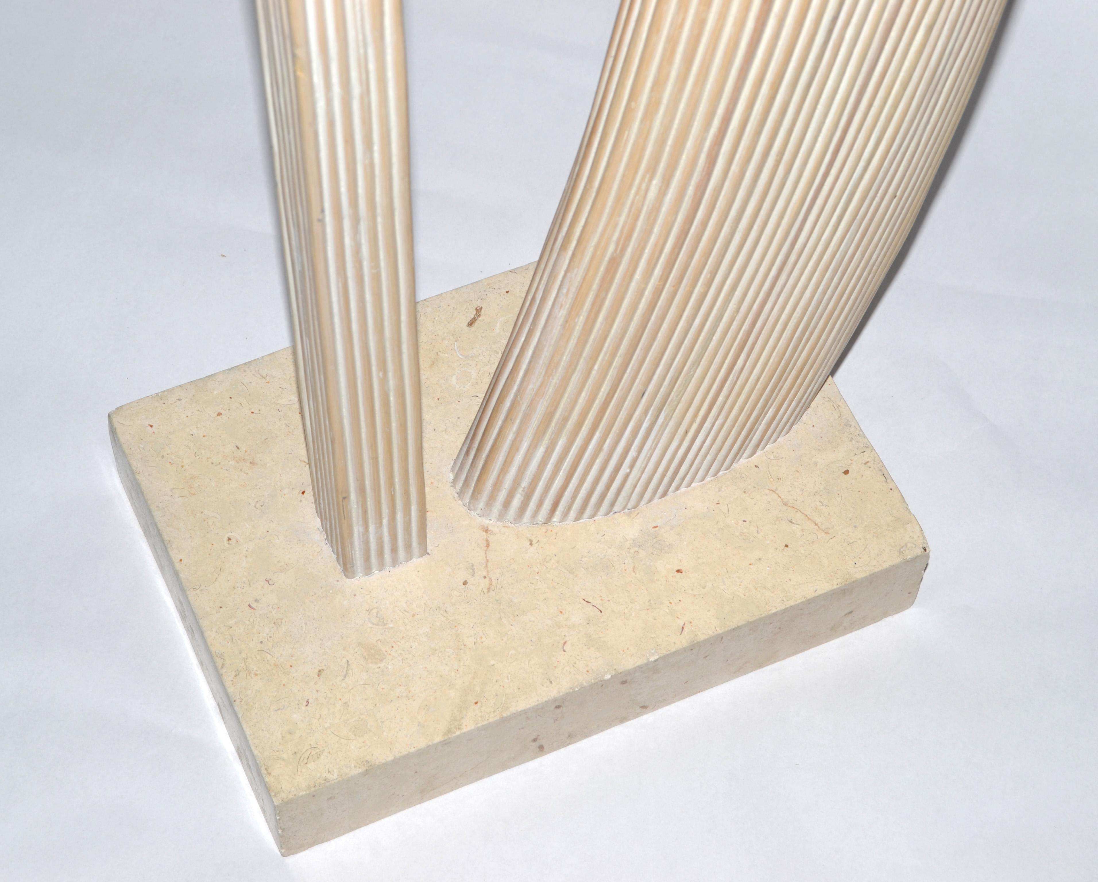 Scultura di uccello in rattan di Maitland Smith Hollywood Regency in pietra tessellata e ottone in vendita 7