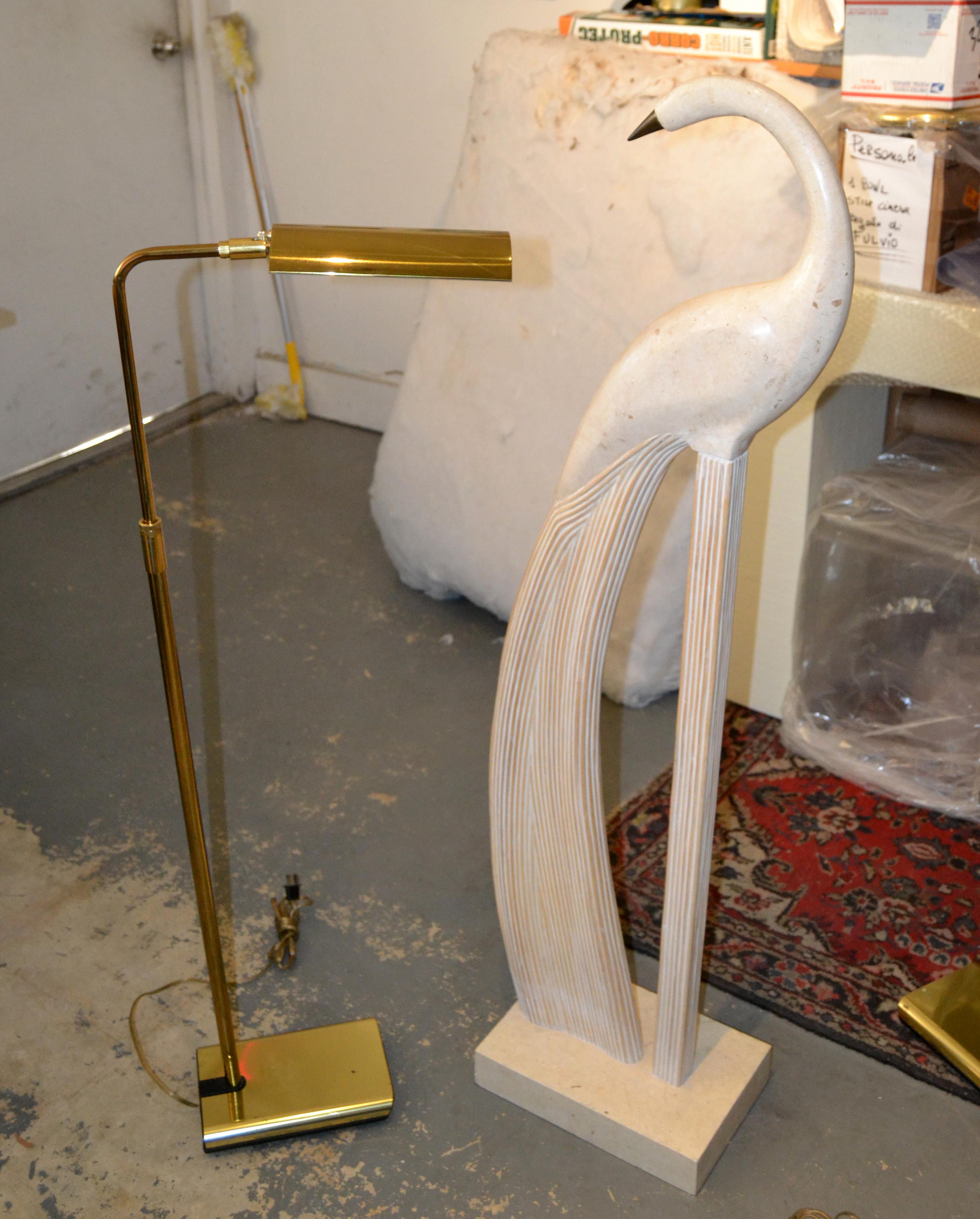 Filippino Scultura di uccello in rattan di Maitland Smith Hollywood Regency in pietra tessellata e ottone in vendita