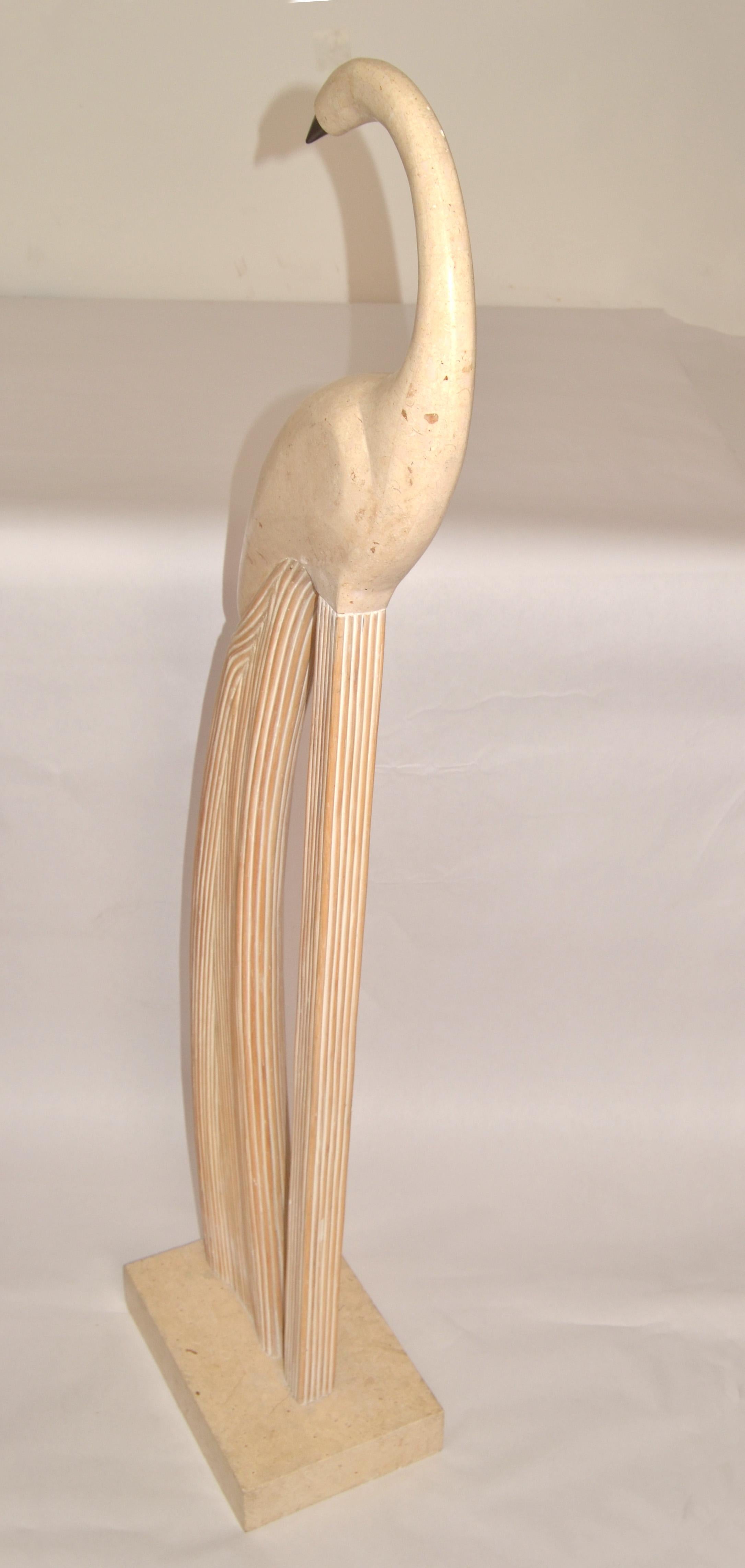 XX secolo Scultura di uccello in rattan di Maitland Smith Hollywood Regency in pietra tessellata e ottone in vendita