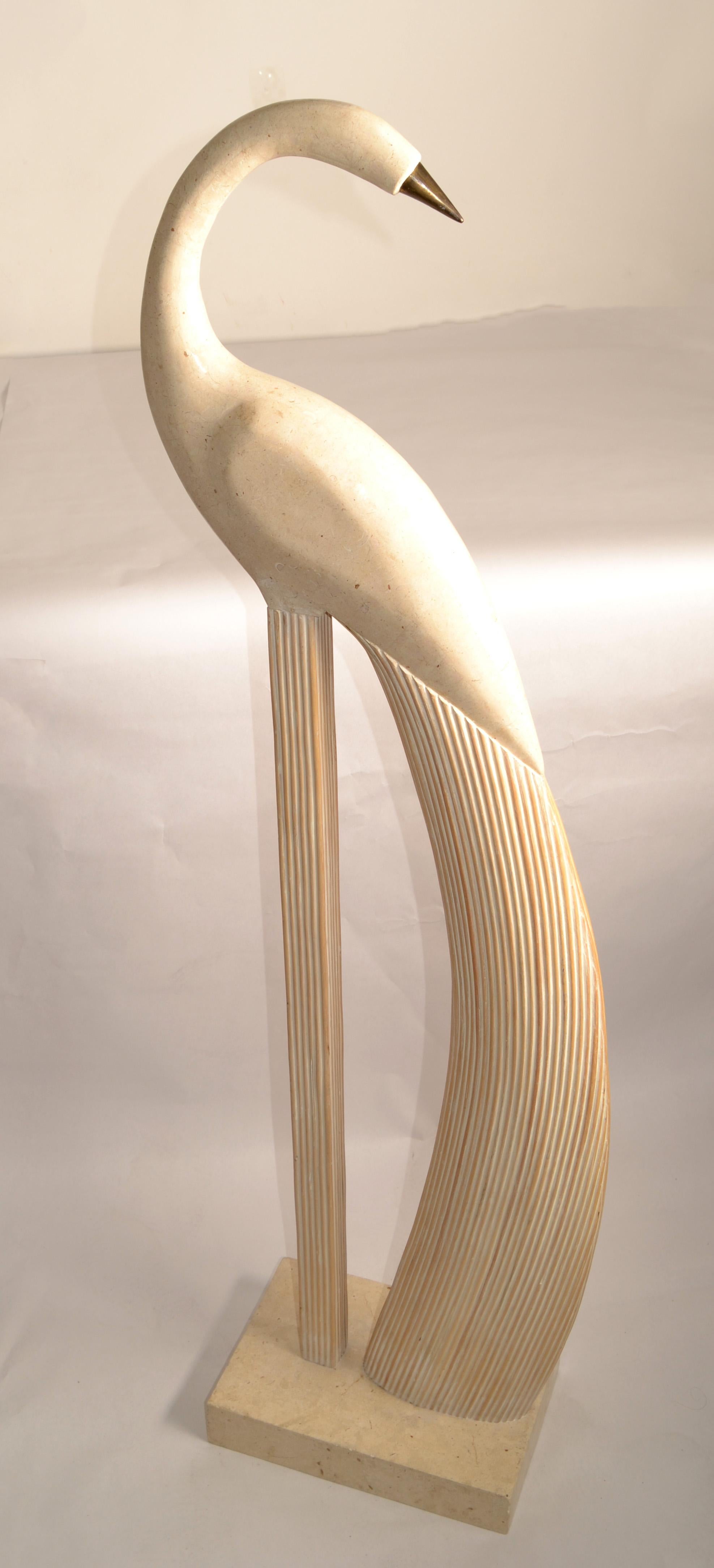 Scultura di uccello in rattan di Maitland Smith Hollywood Regency in pietra tessellata e ottone in vendita 1