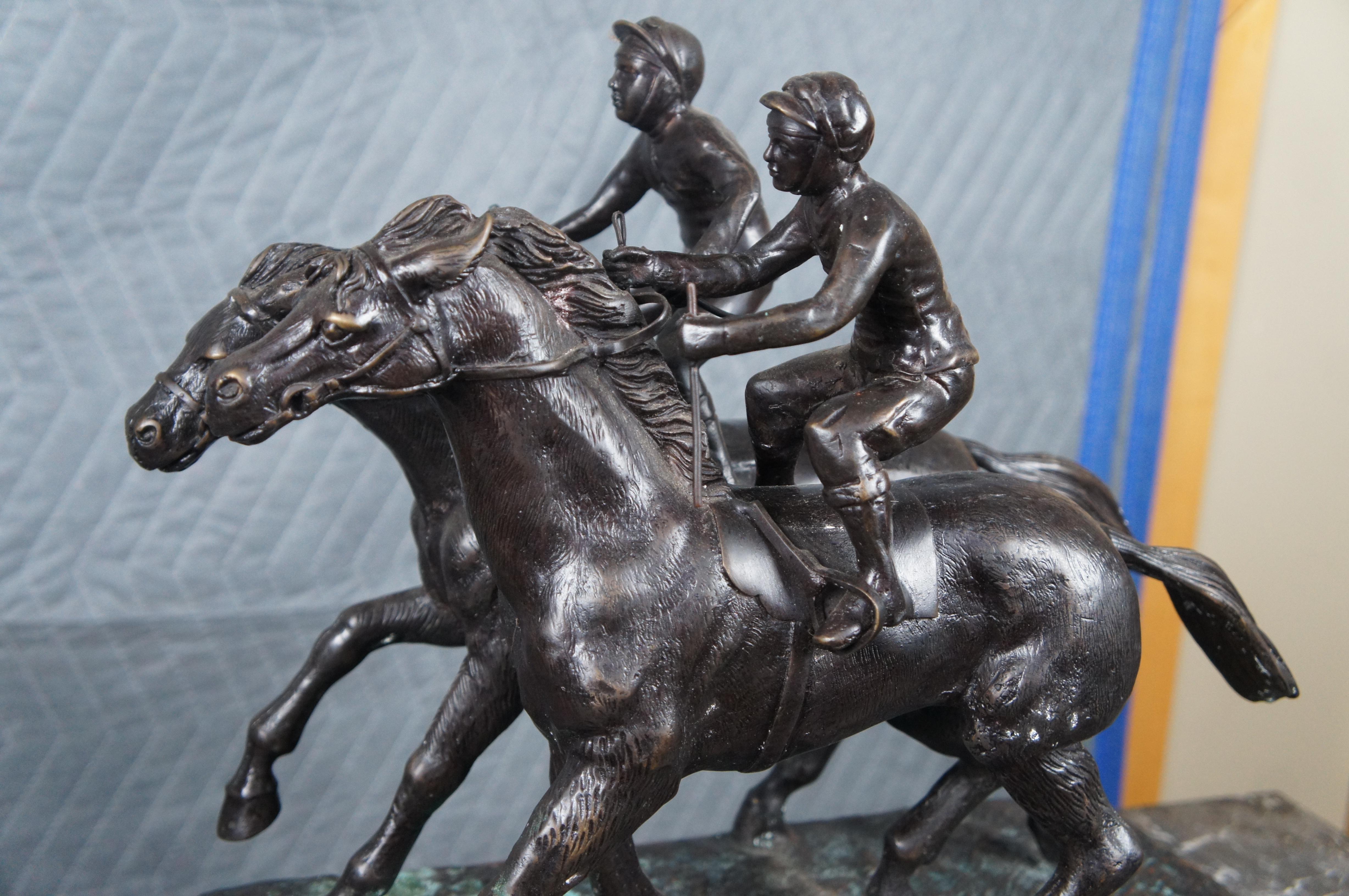 Statue de course équestre Maitland Smith Jockeys on Horse en bronze 18 pouces Bon état - En vente à Dayton, OH