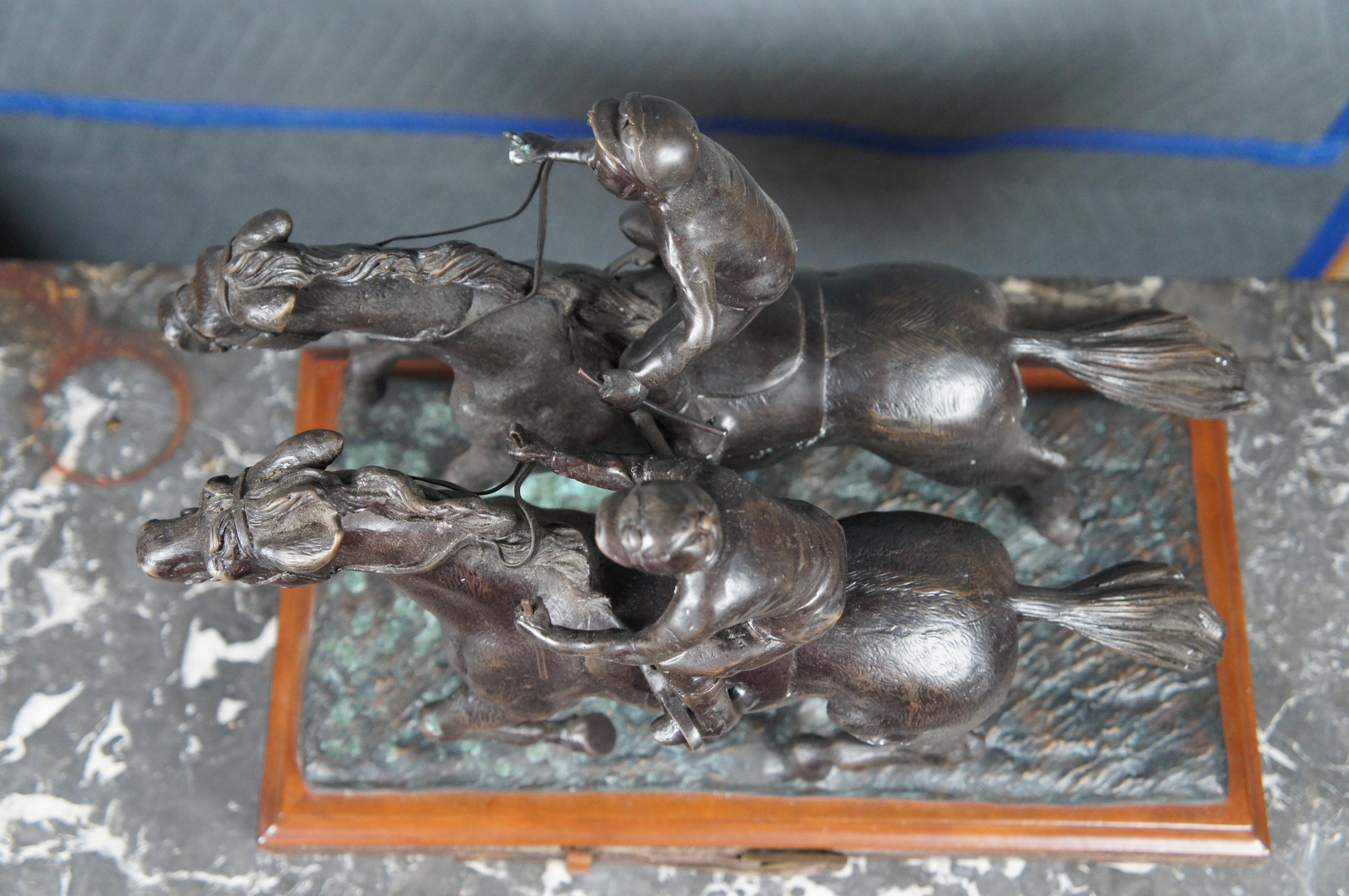 20ième siècle Statue de course équestre Maitland Smith Jockeys on Horse en bronze 18 pouces en vente