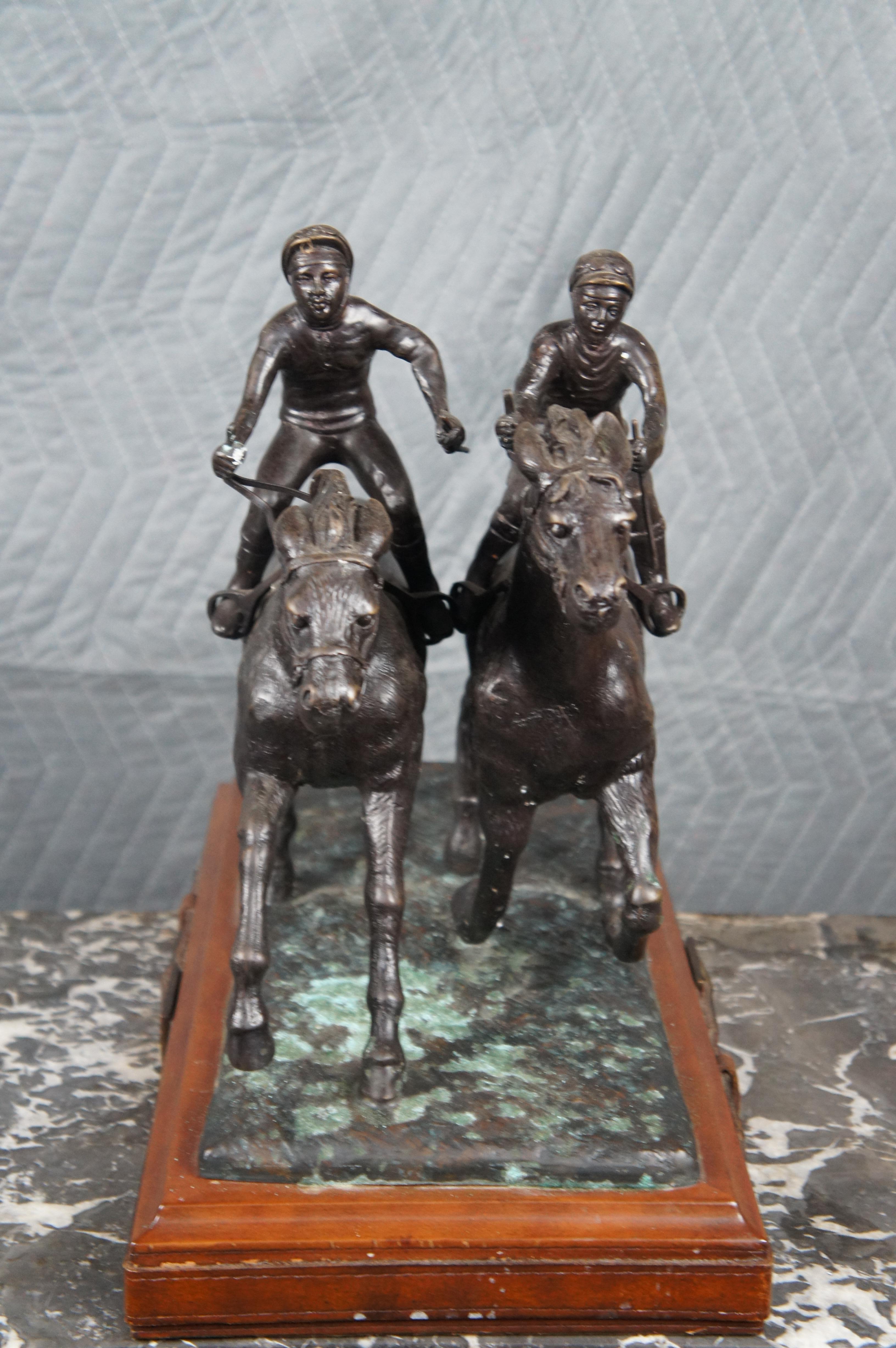 Bronze Statue de course équestre Maitland Smith Jockeys on Horse en bronze 18 pouces en vente