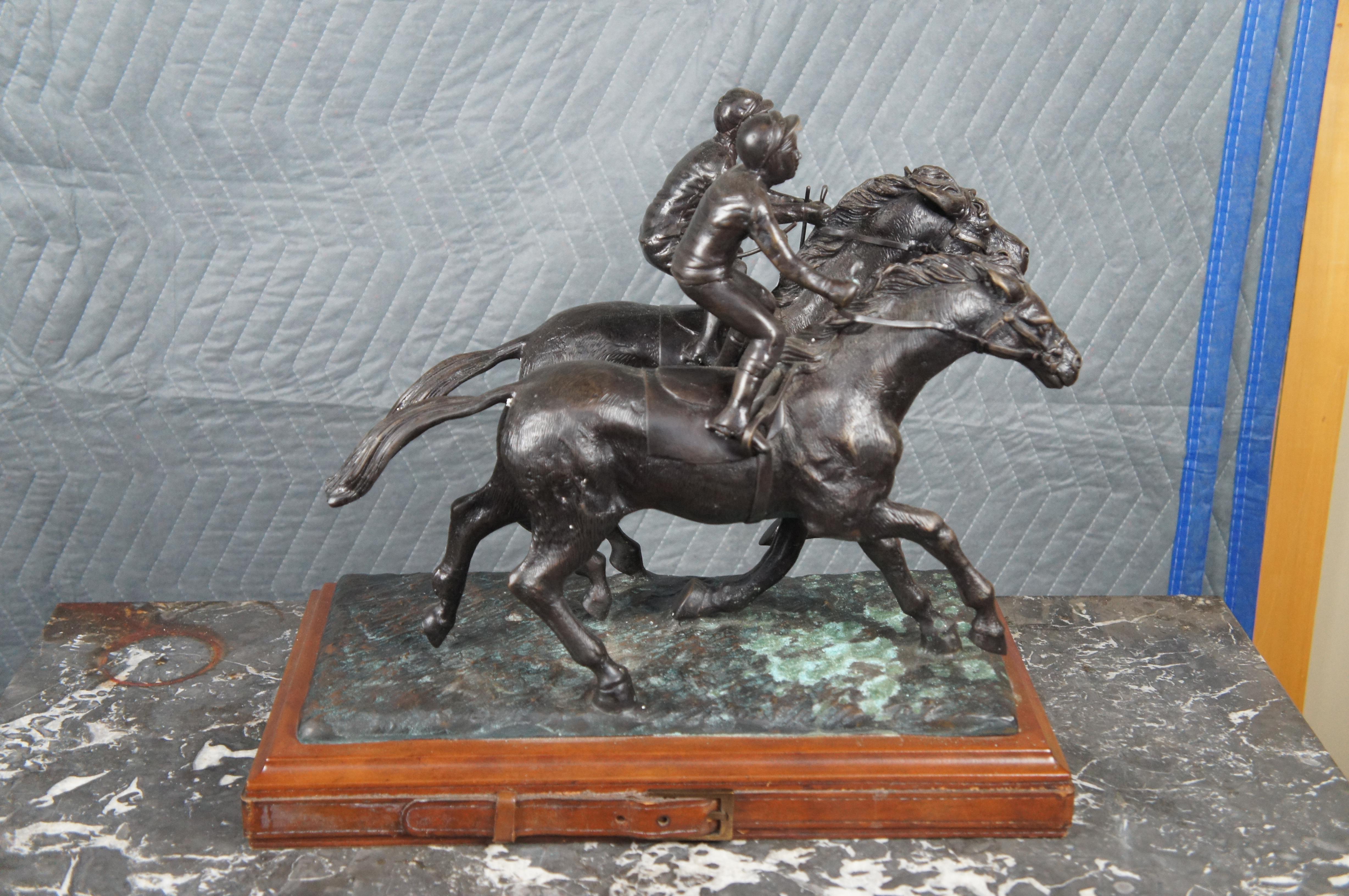 Statue de course équestre Maitland Smith Jockeys on Horse en bronze 18 pouces en vente 2
