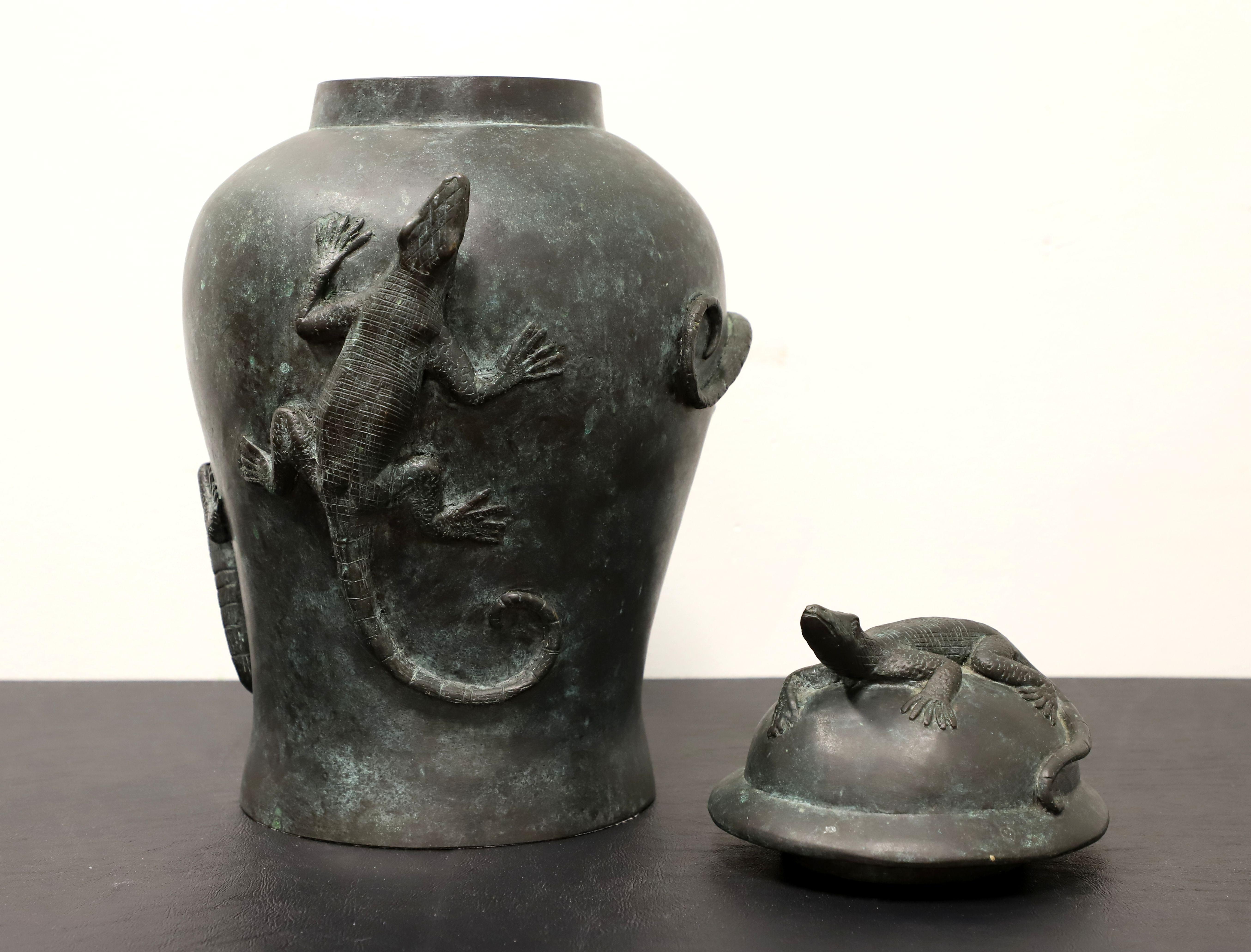 MAITLAND SMITH Large Bronze Lidded Urn with Lizards In Good Condition For Sale In Charlotte, NC