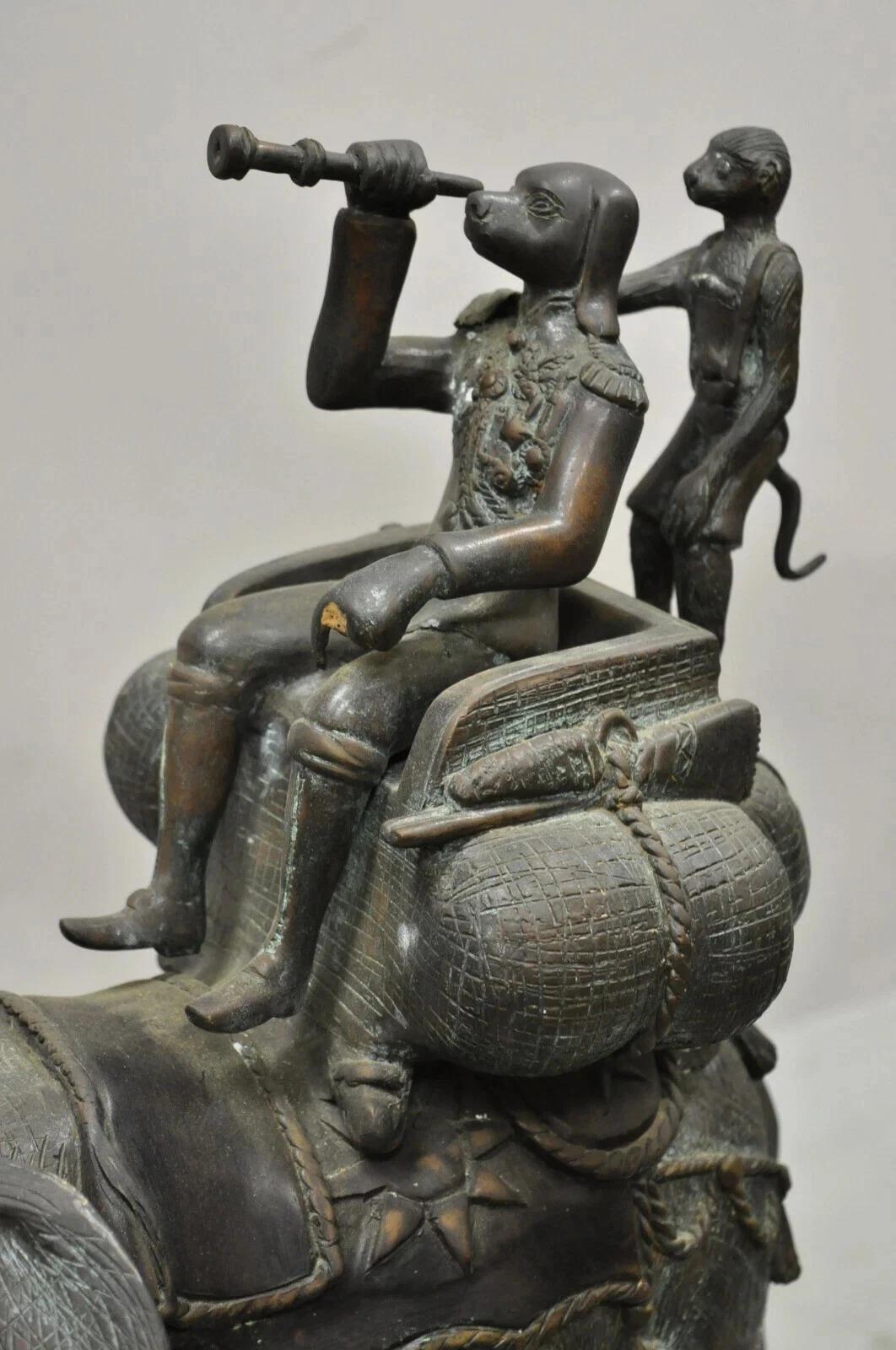 Hollywood Regency Maitland Smith Grande scultura in bronzo con scimmia e foglie di palma portacandele in vendita
