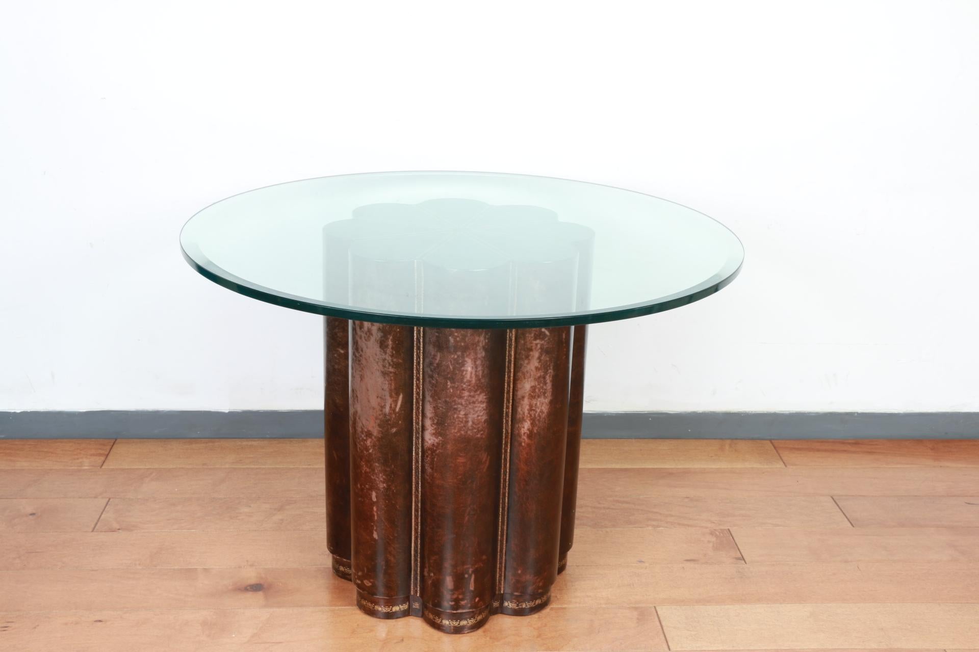 Table centrale Maitland Smith en cuir et verre Bon état - En vente à North Hollywood, CA