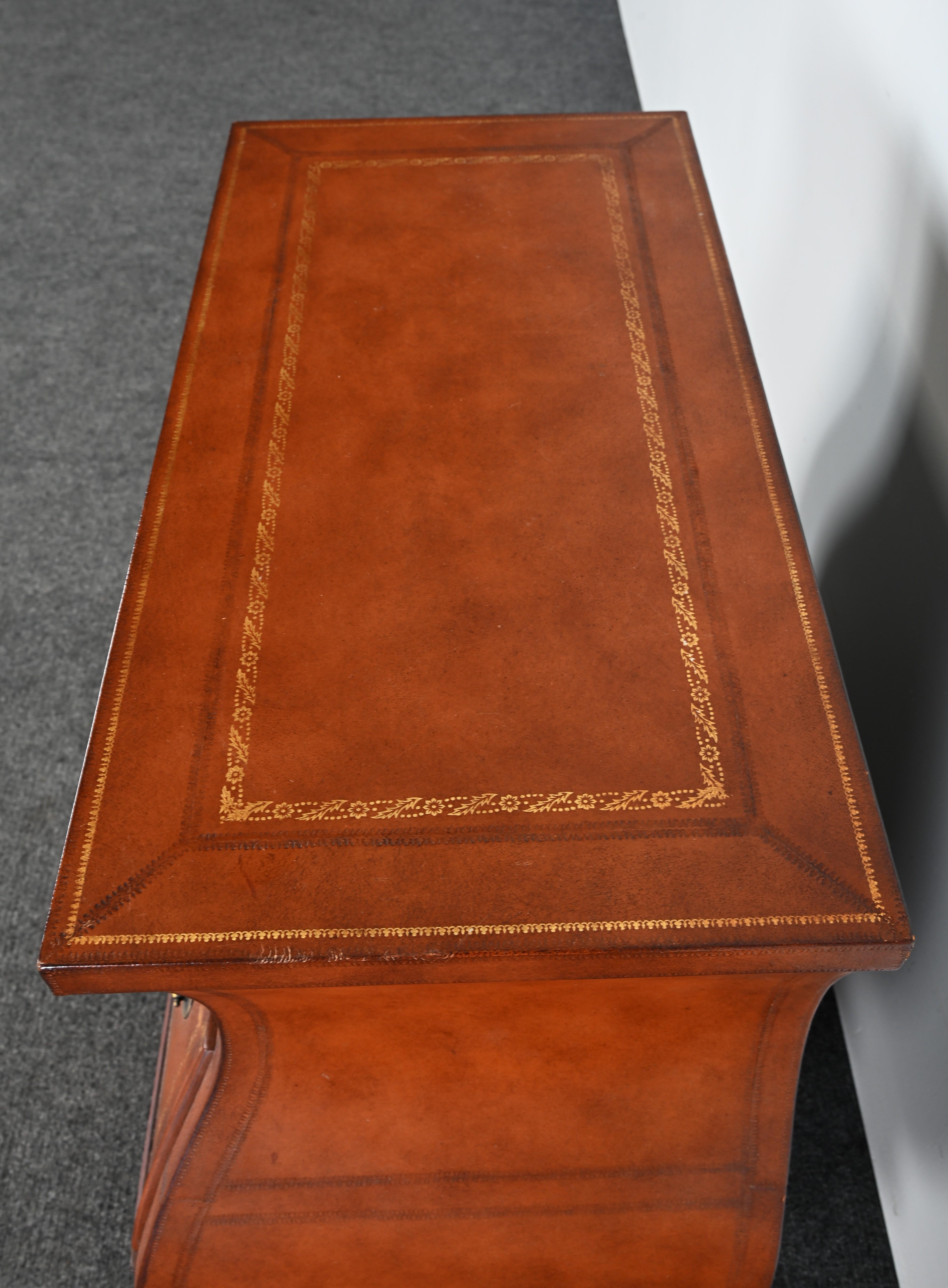 Maitland Smith Leather Bombe Baker-Style Chest For Sale 6