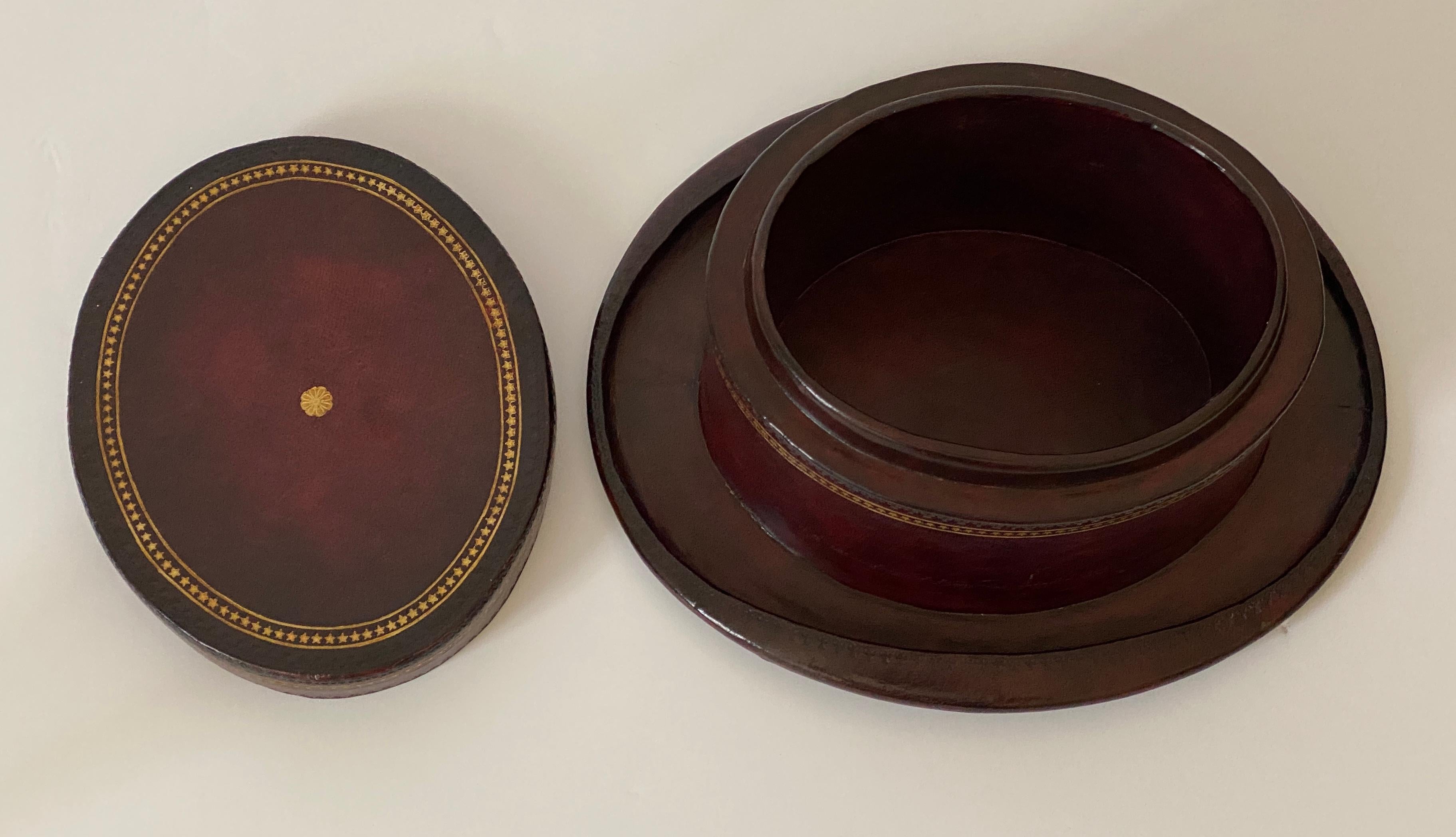 20th Century Maitland Smith Leather Covered Hat-Form Box For Sale