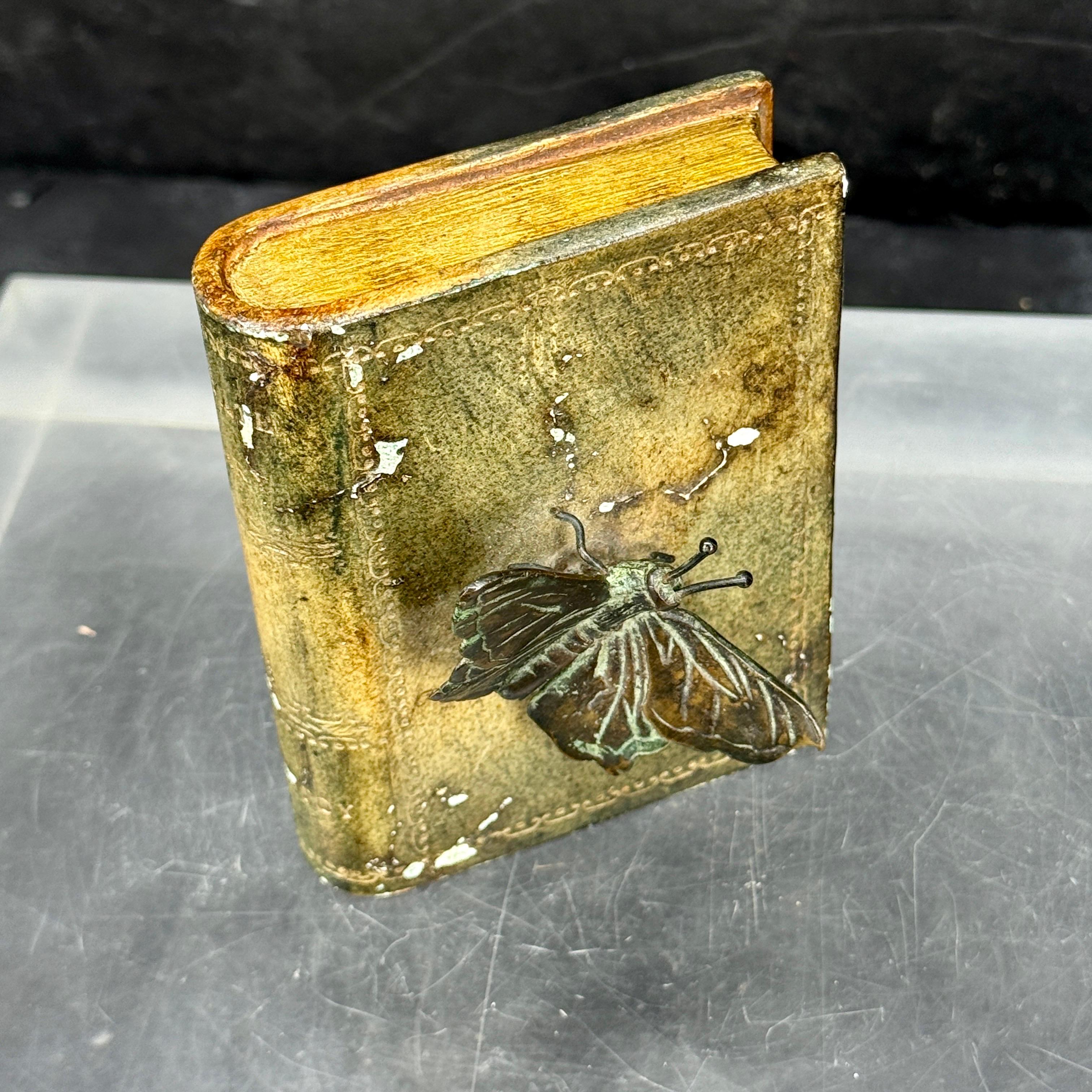 Maitland Smith, libro da scrivania in pelle, fermacarte in bronzo con farfalla in vendita 4