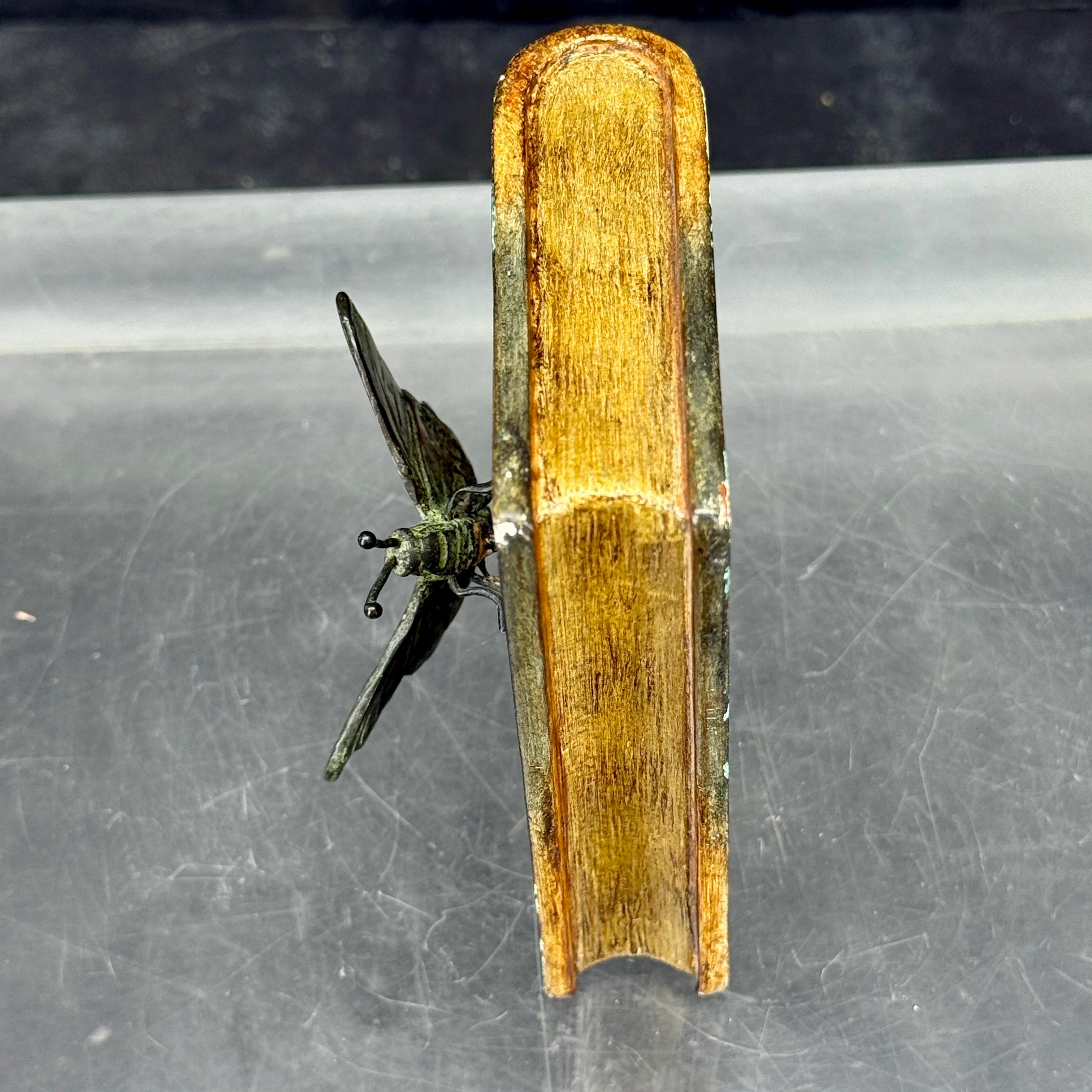 Maitland Smith, libro da scrivania in pelle, fermacarte in bronzo con farfalla in vendita 5