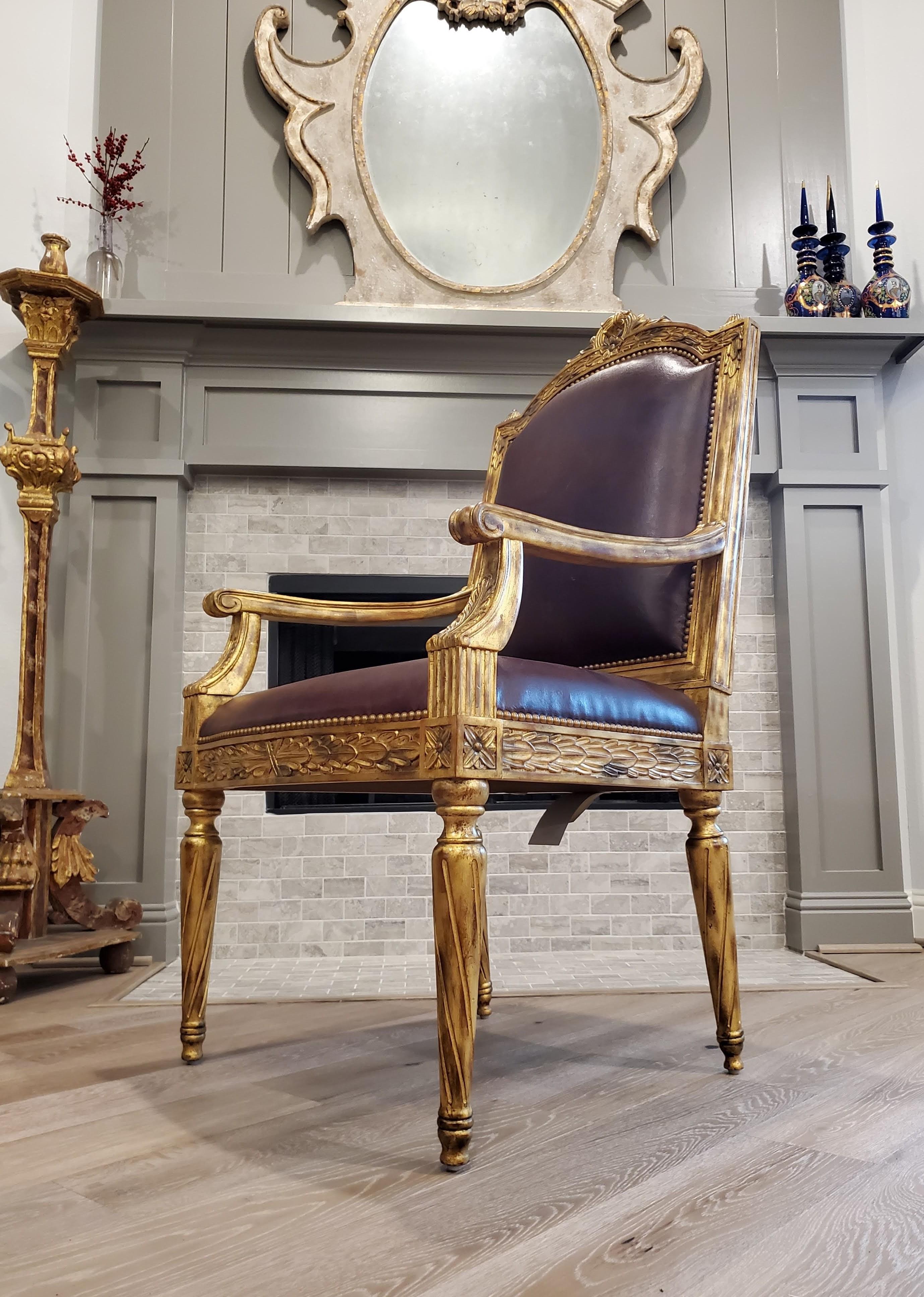 Maitland Smith Fauteuil en bois sculpté et doré de style Louis XVI en vente 13