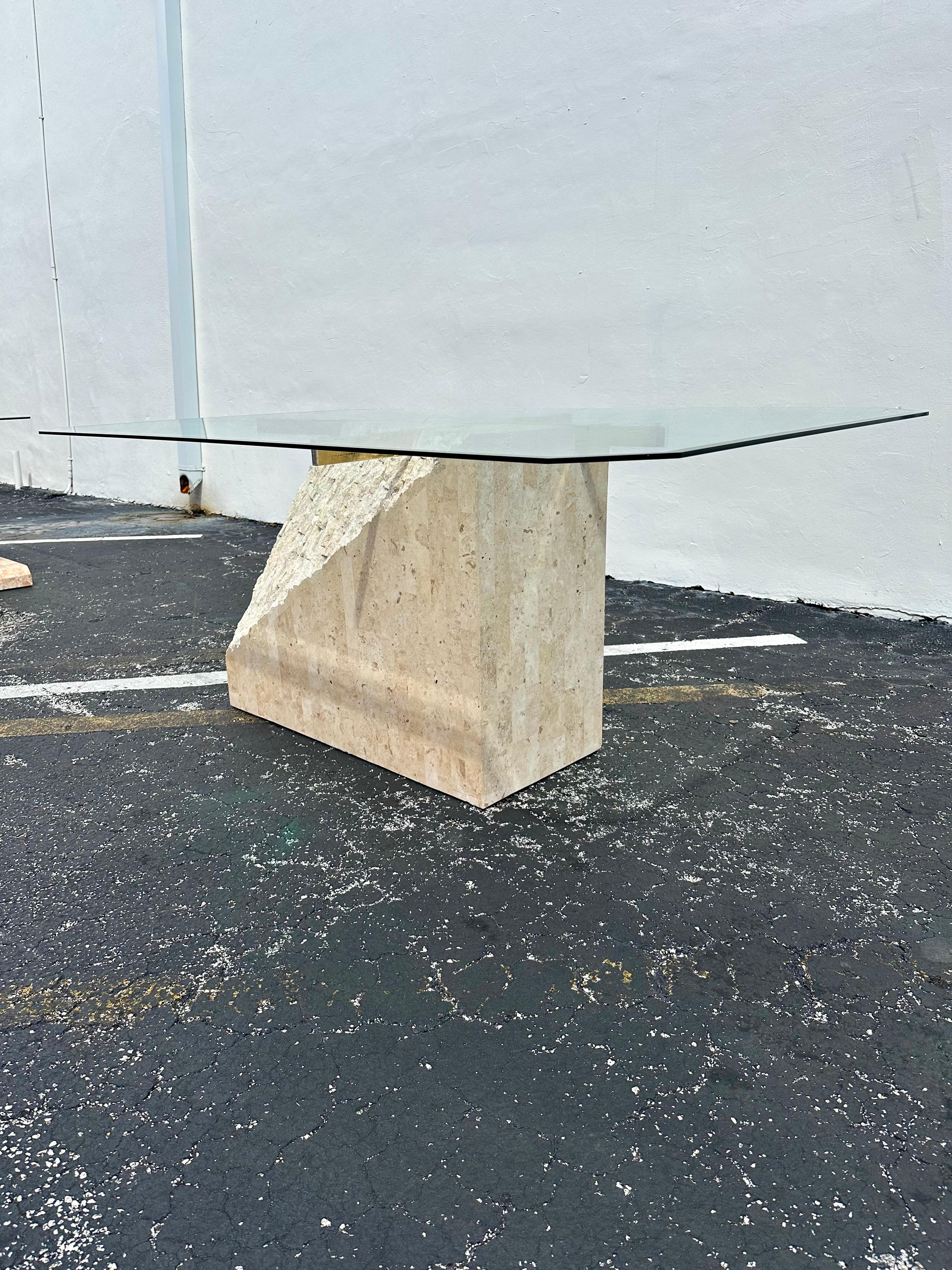 Table de salle à manger Maitland Smith Mactan en laiton tessellé des années 1980 Bon état - En vente à Fort Lauderdale, FL