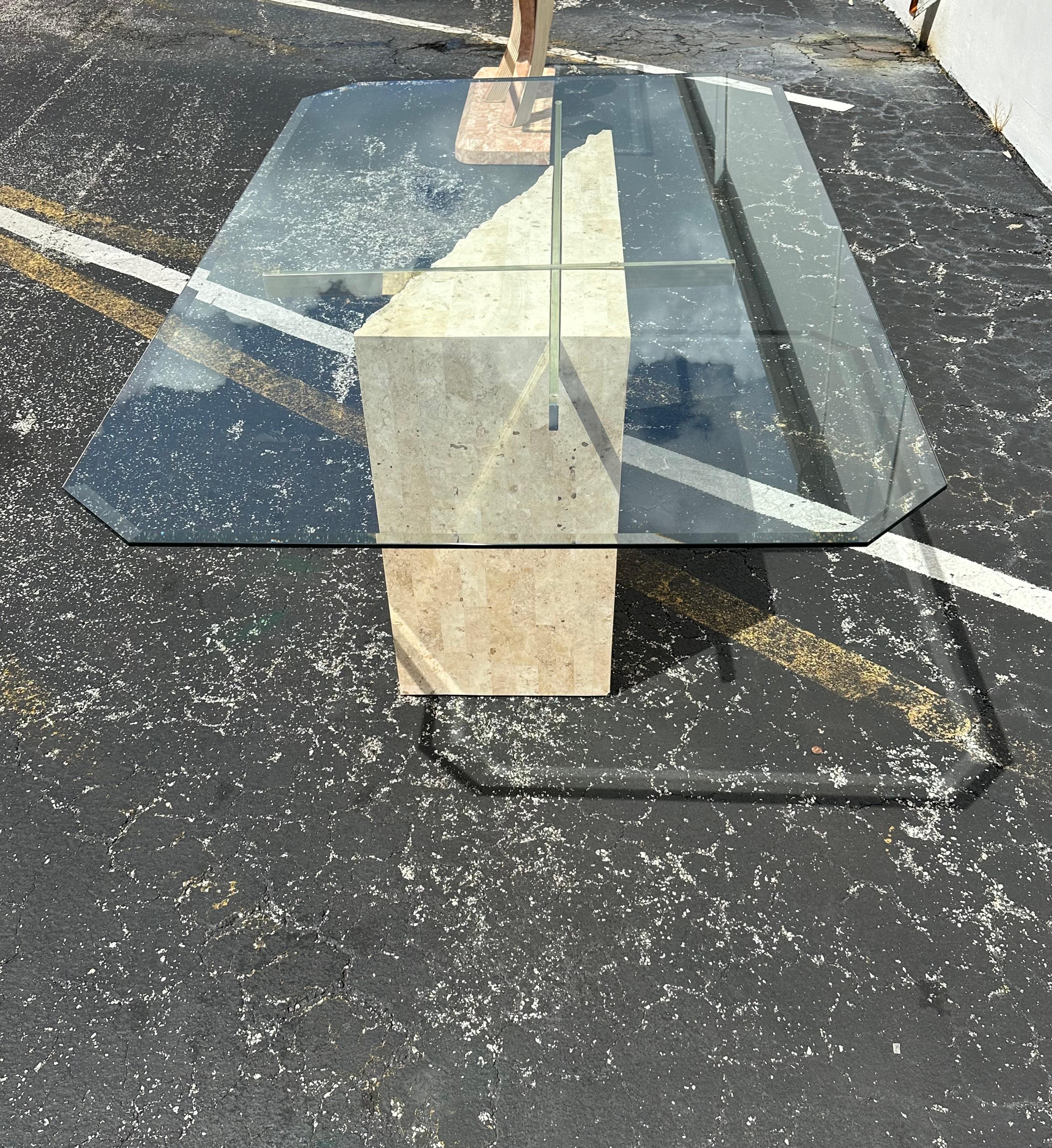 Laiton Table de salle à manger Maitland Smith Mactan en laiton tessellé des années 1980 en vente